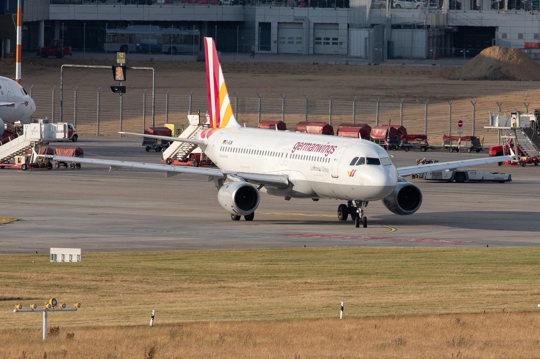 Hamburg Airport: Eurowings (EW / EWG) | Operator: Germanwings |  Airbus A320-211 A320 | D-AIQM | MSN 0268