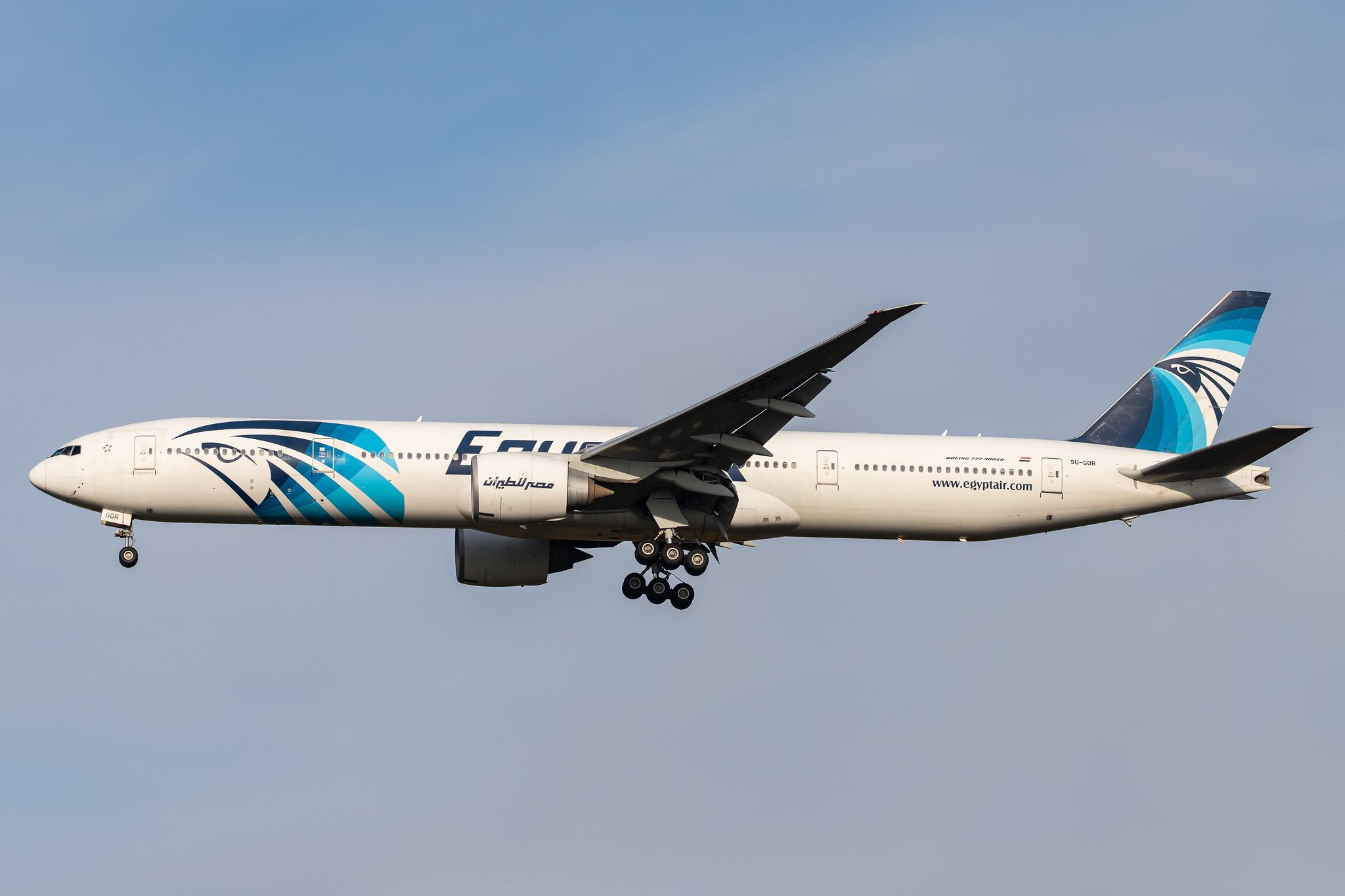 London Heathrow Airport: EgyptAir (MS / MSR) |  Boeing 777-36N(ER) B77W | SU-GDR | MSN 38291