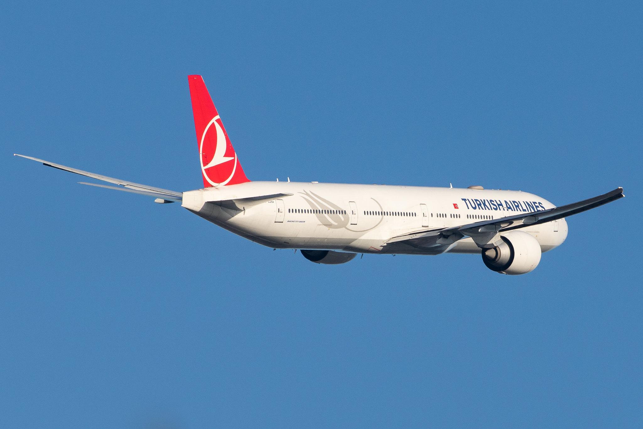 London Heathrow Airport: Turkish Airlines (TK / THY) |  Boeing 777-3F2(ER) B77W | TC-LJG | MSN 44128