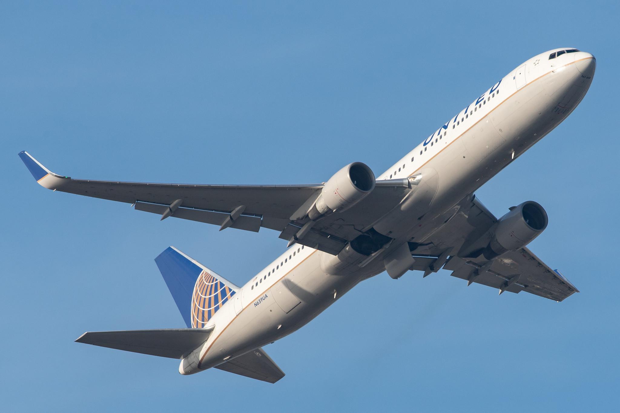 London Heathrow Airport: United Airlines (UA / UAL) |  Boeing 767-322(ER) B763 | N659UA | MSN 27114