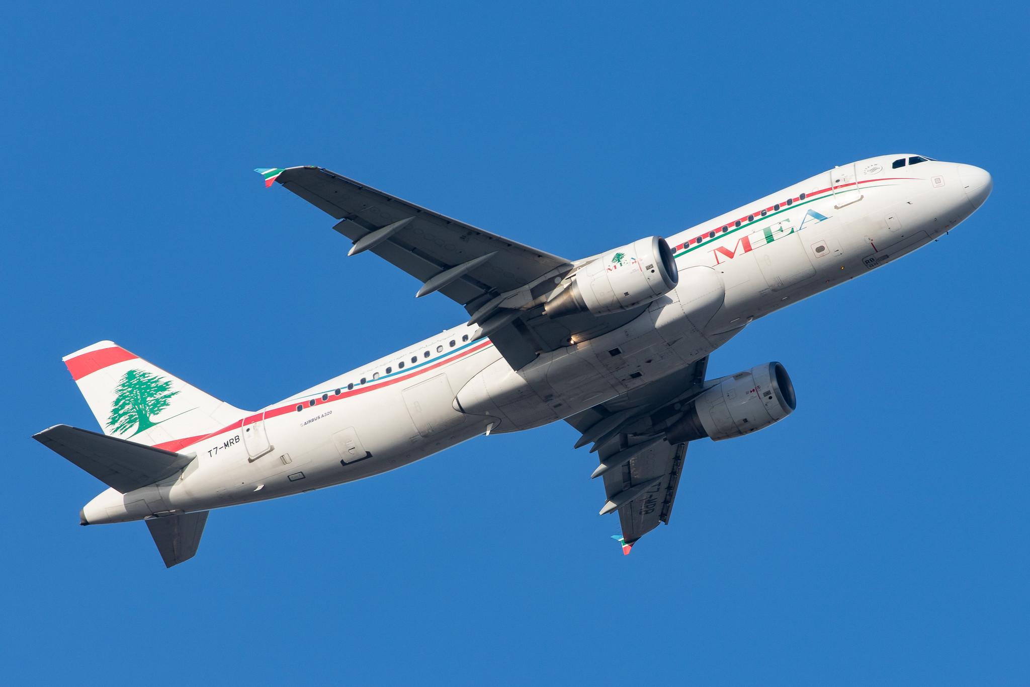London Heathrow Airport: MEA (ME / MEA) |  Airbus A320-214 A320 | T7-MRB | MSN 5152