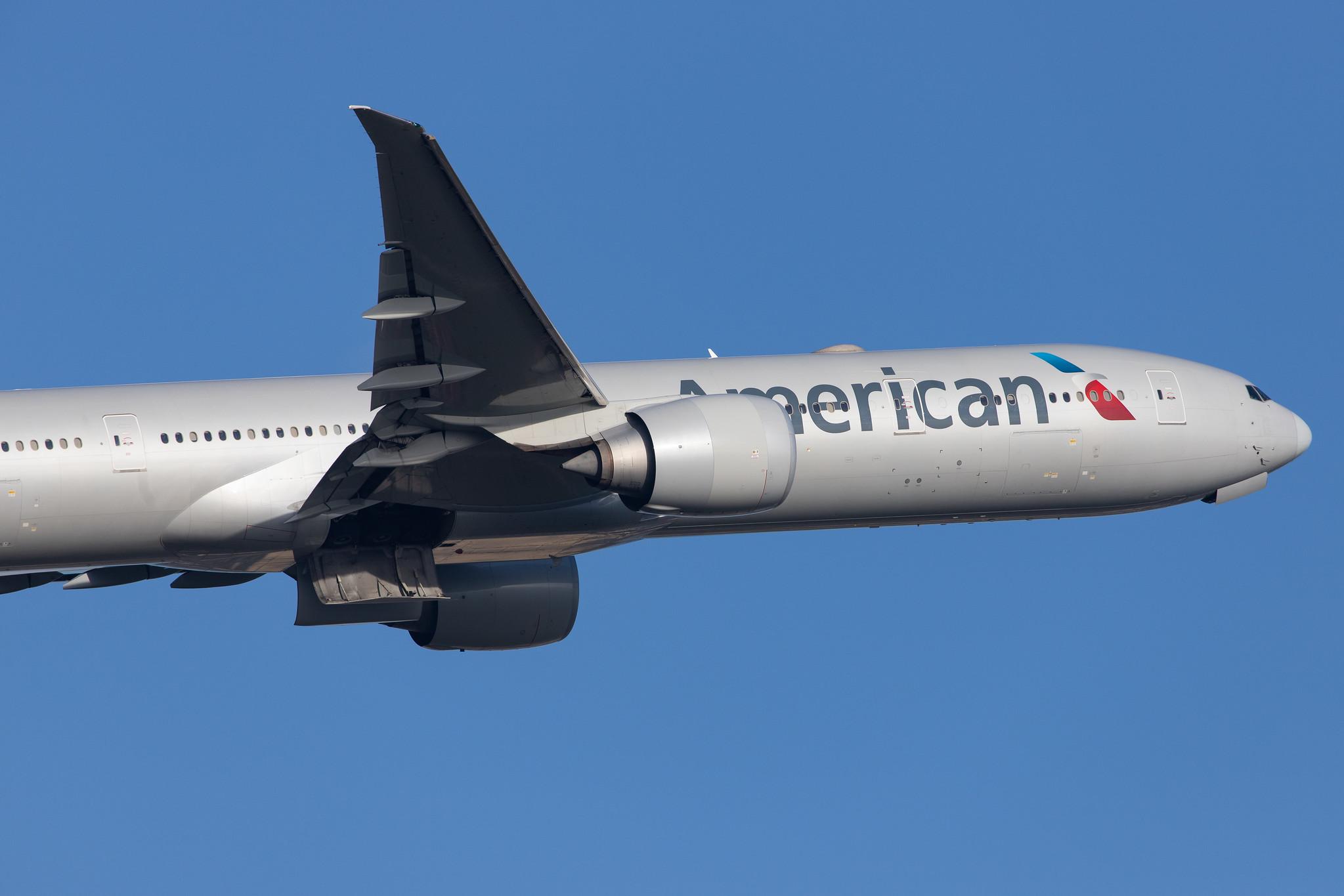 London Heathrow Airport: American Airlines (AA / AAL) |  Boeing 777-323(ER) B77W | N731AN | MSN 33523