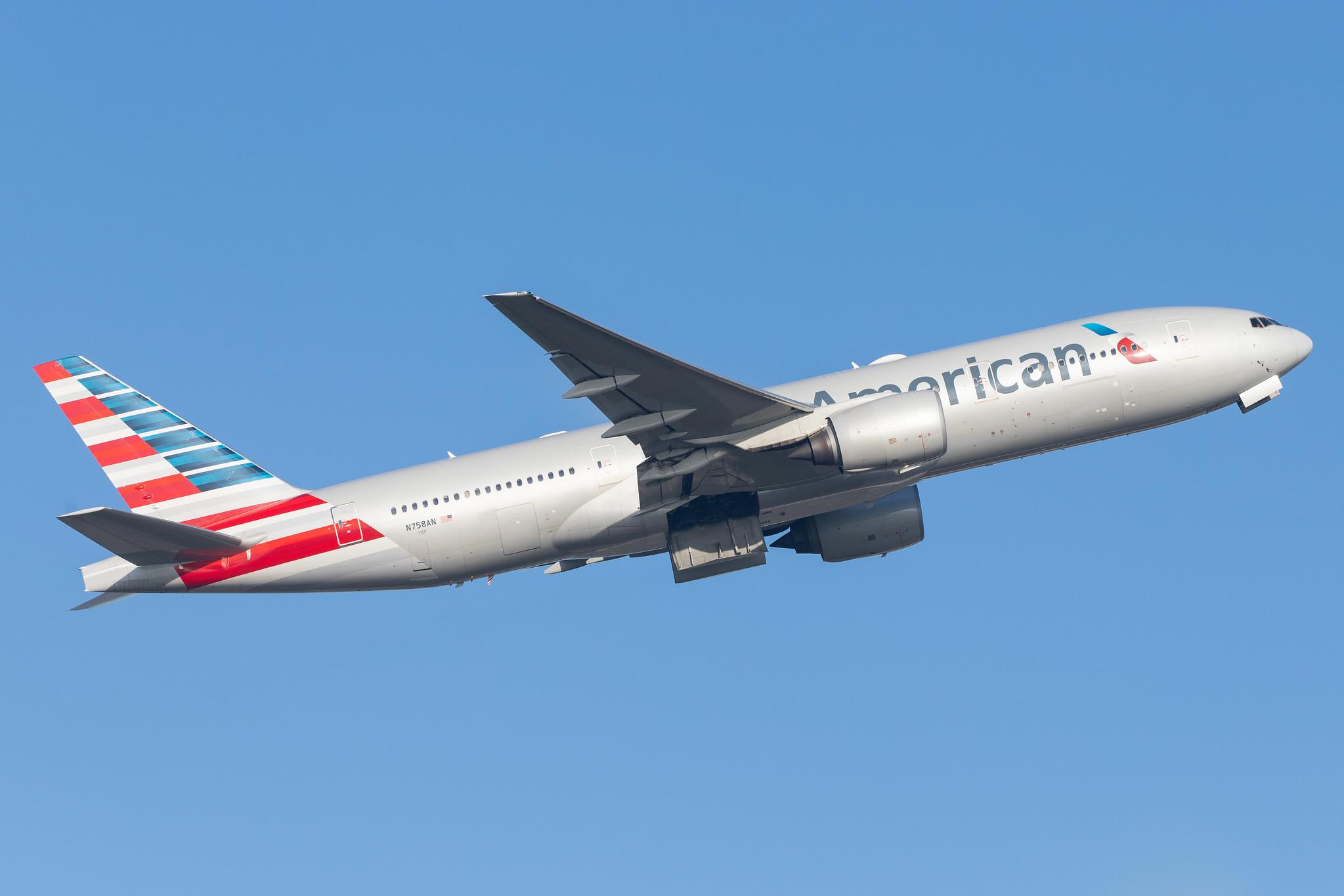 London Heathrow Airport: American Airlines (AA / AAL) |  Boeing 777-223(ER) B772 | N758AN | MSN 32637
