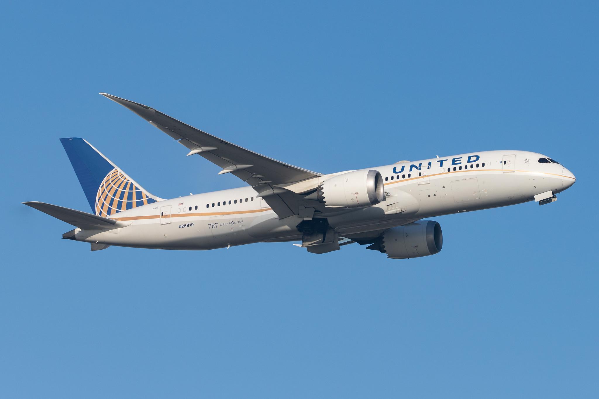 London Heathrow Airport: United Airlines (UA / UAL) |  Boeing 787-8 Dreamliner B788 | N26910 | MSN 34826