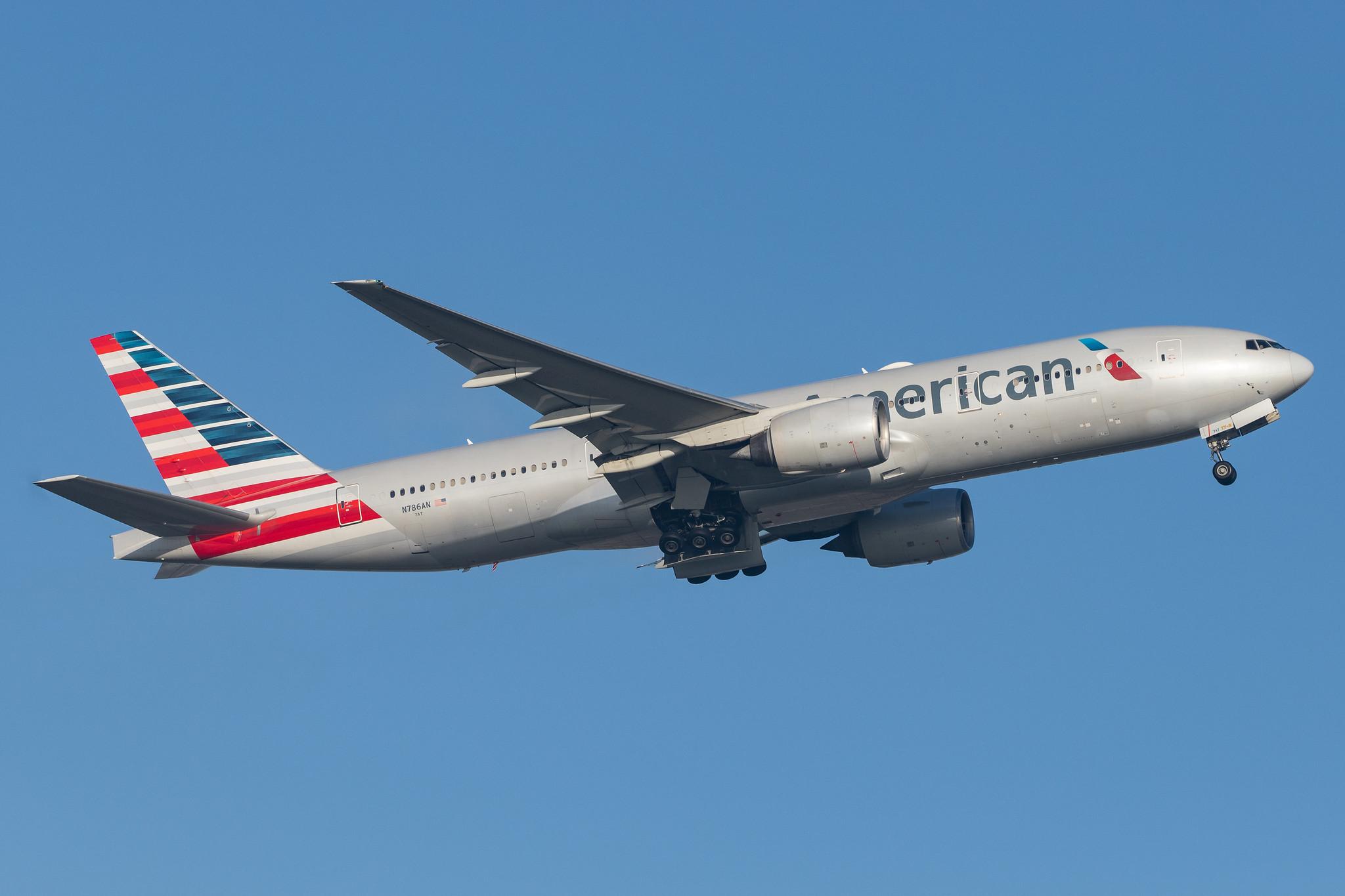 London Heathrow Airport: American Airlines (AA / AAL) |  Boeing 777-223(ER) B772 | N786AN | MSN 30250