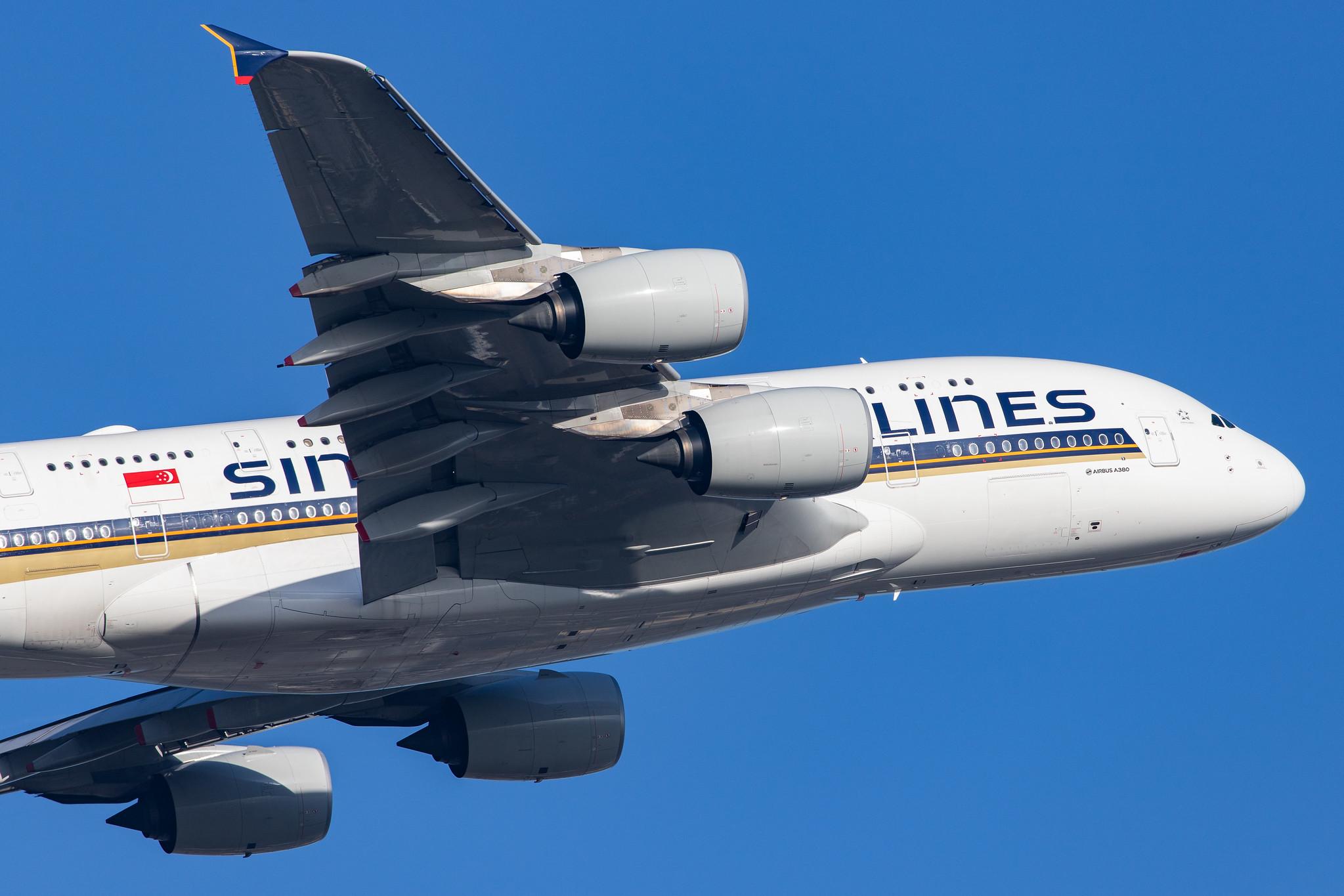 London Heathrow Airport: Singapore Airlines (SQ / SIA) |  Airbus A380-841 A388 | 9V-SKW | MSN 251