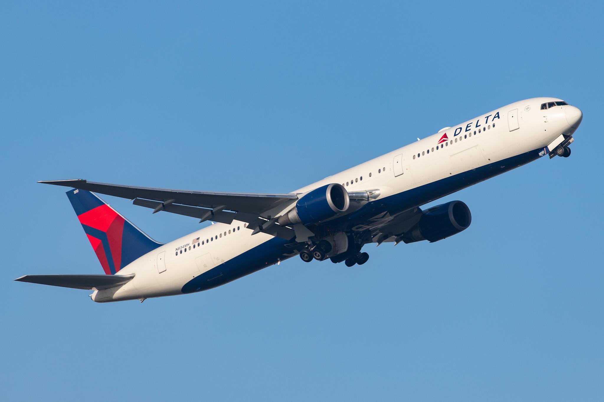 London Heathrow Airport: Delta Air Lines (DL / DAL) |  Boeing 767-432(ER) B764 | N834MH | MSN 29707