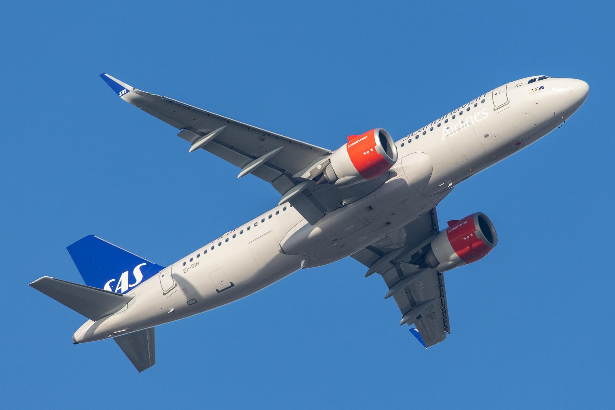 London Heathrow Airport: SAS (SK / SAS) | Operator: SAS Ireland |  Airbus A320-251N A20N | EI-SIH | MSN 8551