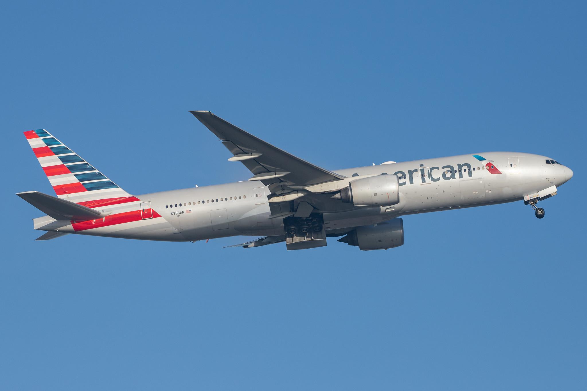 London Heathrow Airport: American Airlines (AA / AAL) |  Boeing 777-223(ER) B772 | N786AN | MSN 30250