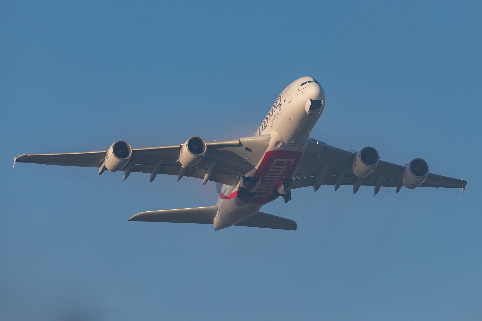 London Heathrow Airport: Emirates (EK / UAE) |  Airbus A380-842 A388 | A6-EUM | MSN 225