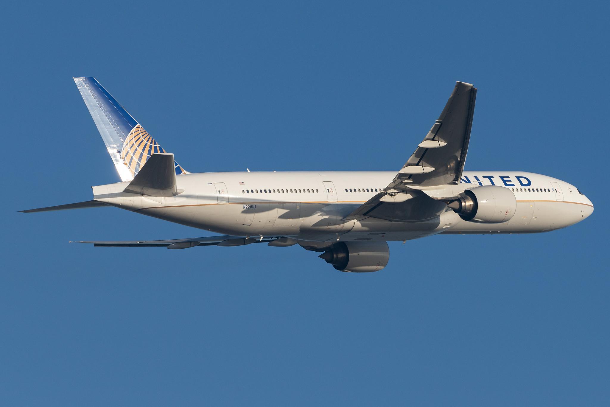 London Heathrow Airport: United Airlines (UA / UAL) |  Boeing 777-222(ER) B772 | N228UA | MSN 30556