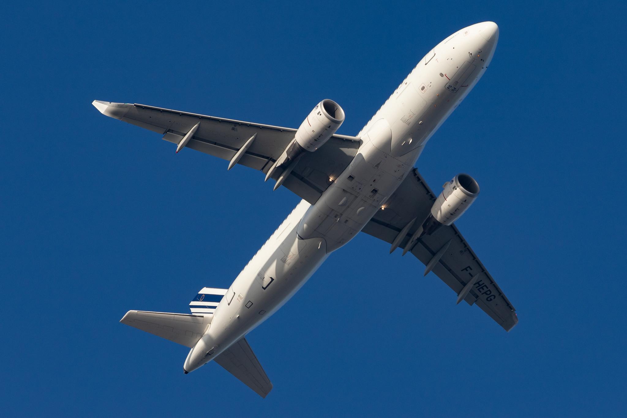 London Heathrow Airport: Air France (AF / AFR) |  Airbus A320-214 A320 | F-HEPG | MSN 5802