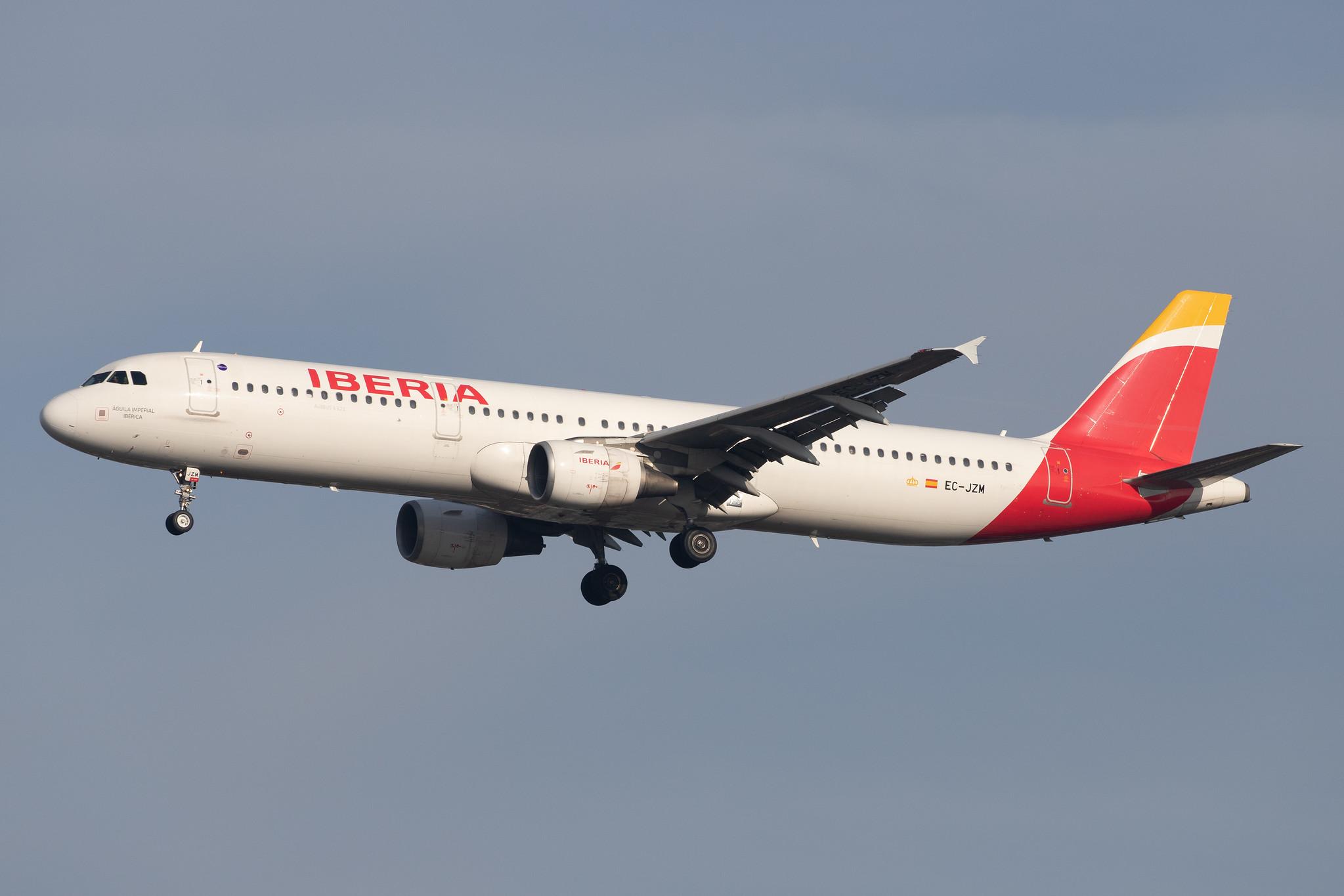 London Heathrow Airport: Iberia (IB / IBE) |  Airbus A321-212 A321 | EC-JZM | MSN 2996