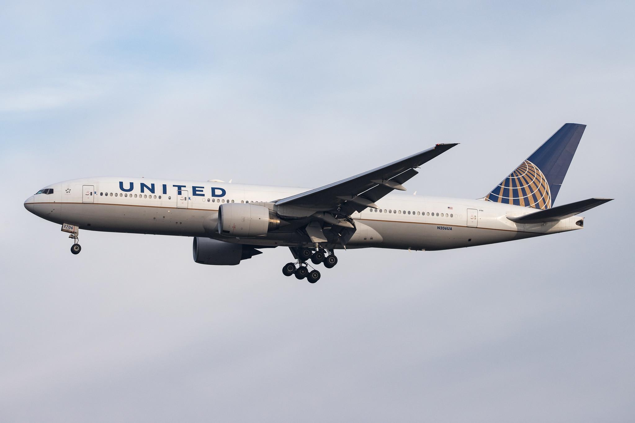 London Heathrow Airport: United Airlines (UA / UAL) |  Boeing 777-222(ER) B772 | N206UA | MSN 30212