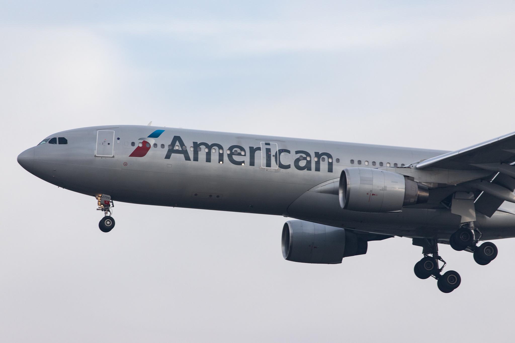London Heathrow Airport: American Airlines (AA / AAL) |  Airbus A330-323 A333 | N270AY | MSN 0315