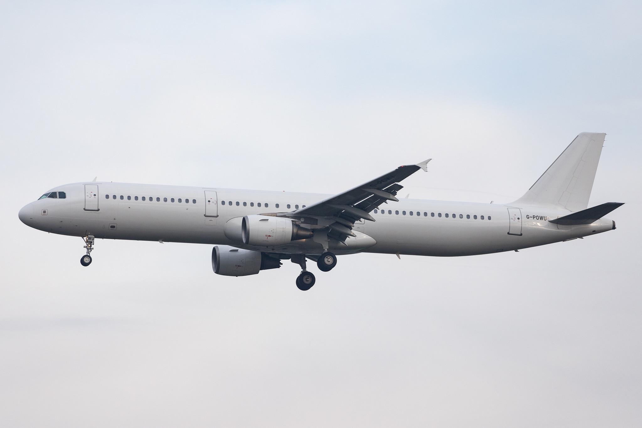 London Heathrow Airport: Titan Airways (ZT / AWC) |  Airbus A321-211 A321 | G-POWU | MSN 3708