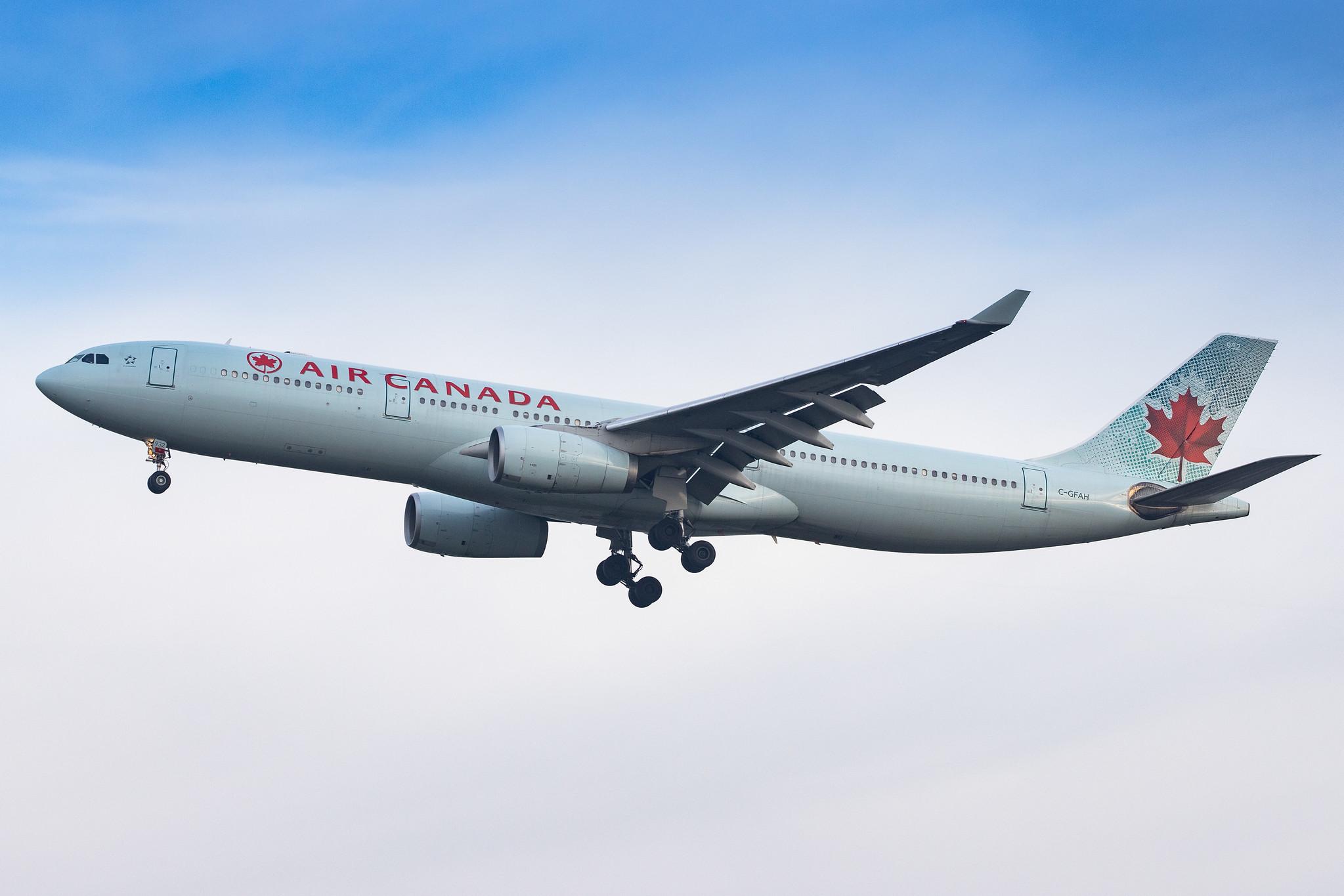 London Heathrow Airport: Air Canada (AC / ACA) |  Airbus A330-343 A333 | C-GFAH | MSN 0279