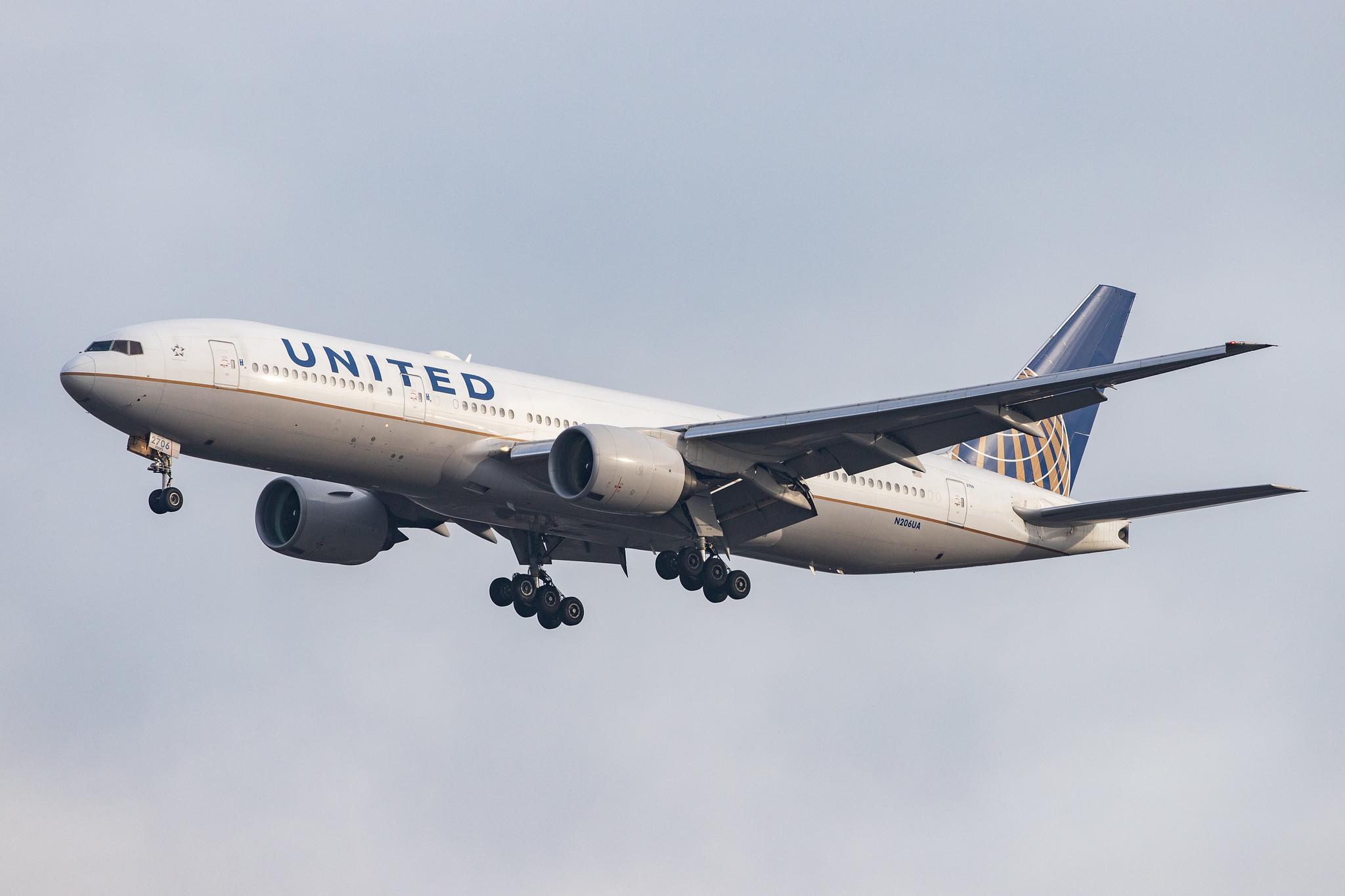 London Heathrow Airport: United Airlines (UA / UAL) |  Boeing 777-222(ER) B772 | N206UA | MSN 30212