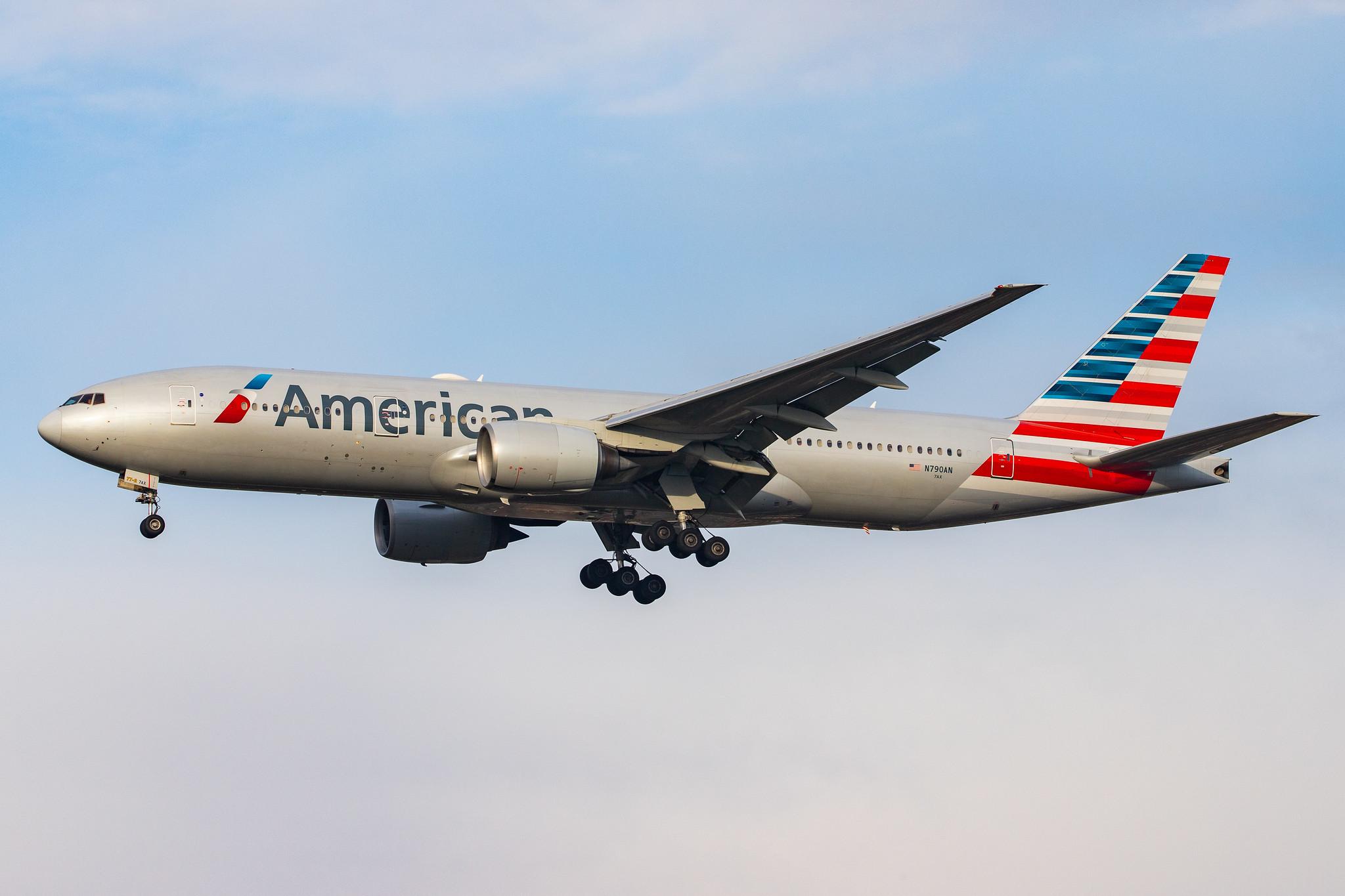London Heathrow Airport: American Airlines (AA / AAL) |  Boeing 777-223(ER) B772 | N790AN | MSN 30251