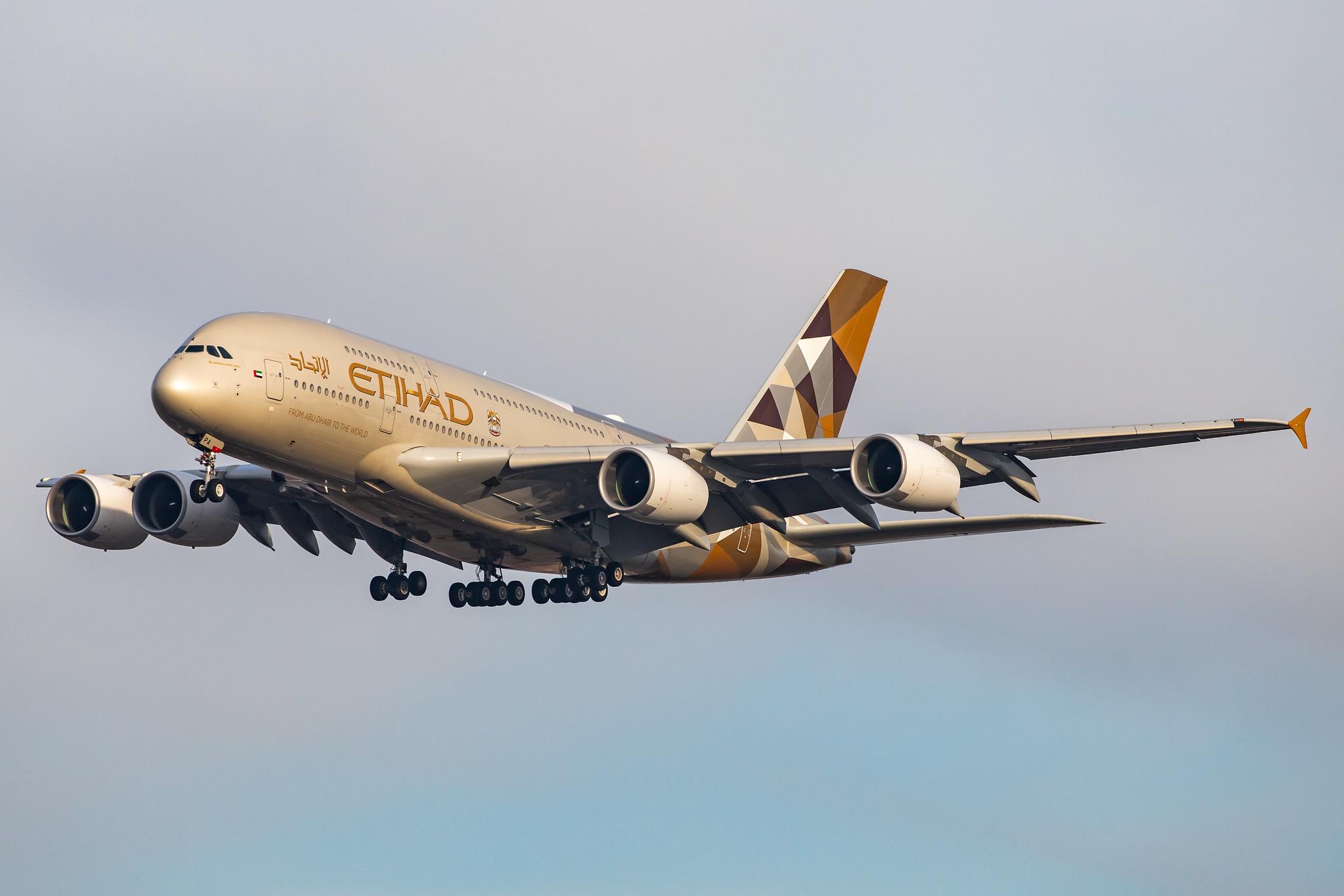 London Heathrow Airport: Etihad Airways (EY / ETD) |  Airbus A380-861 A388 | A6-APA | MSN 166