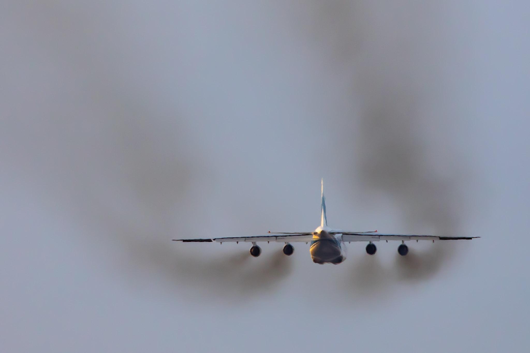 Hamburg Airport: Volga-Dnepr Airlines (VI / VDA) |  Antonov An-124 A124 | RA-82043 | MSN 9773054155101