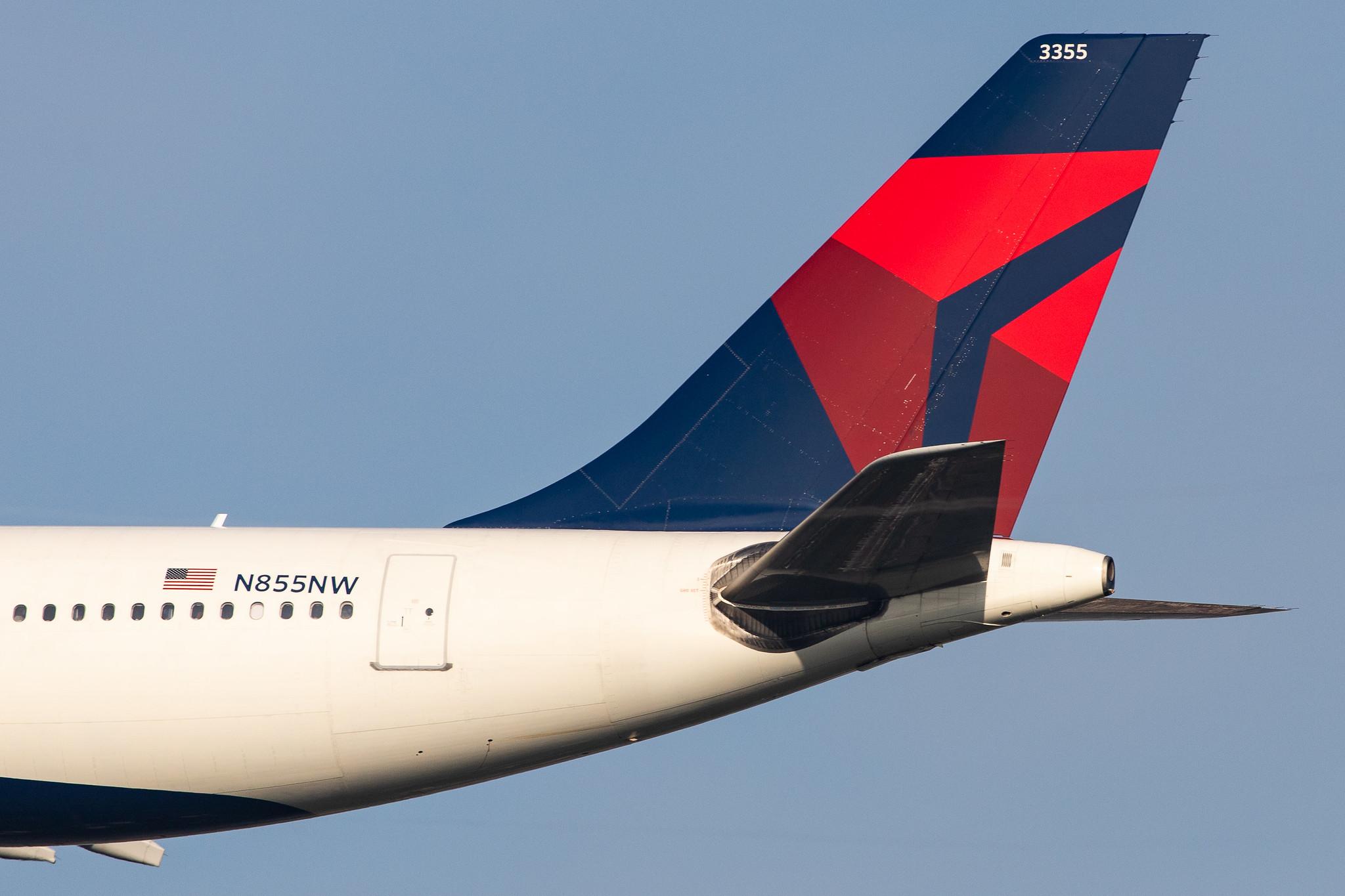 London Heathrow Airport: Delta Air Lines (DL / DAL) |  Airbus A330-223 A332 | N855NW | MSN 0621