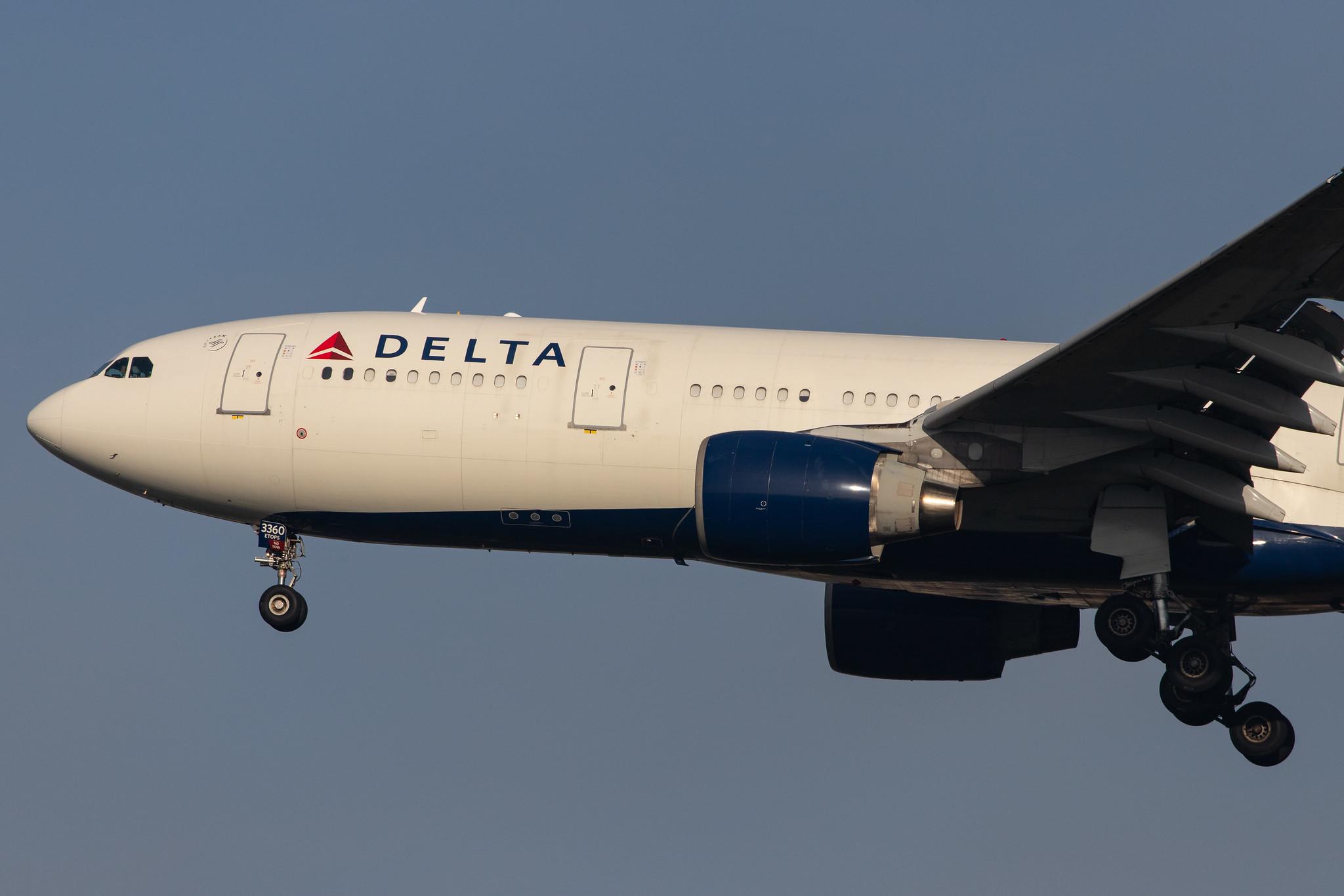 London Heathrow Airport: Delta Air Lines (DL / DAL) |  Airbus A330-223 A332 | N860NW | MSN 0778