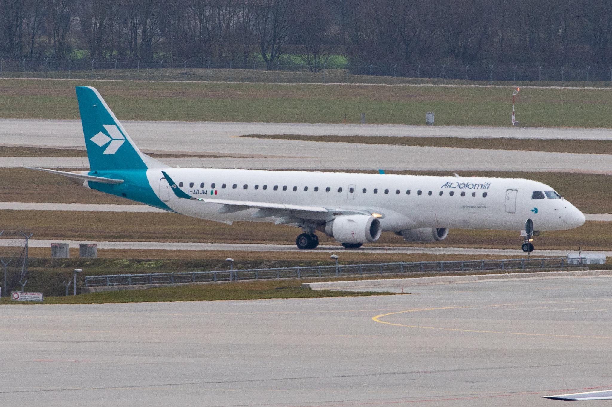 Munich Airport: Air Dolomiti (EN / DLA) |  Embraer E195LR E195 | I-ADJM | MSN 19000258