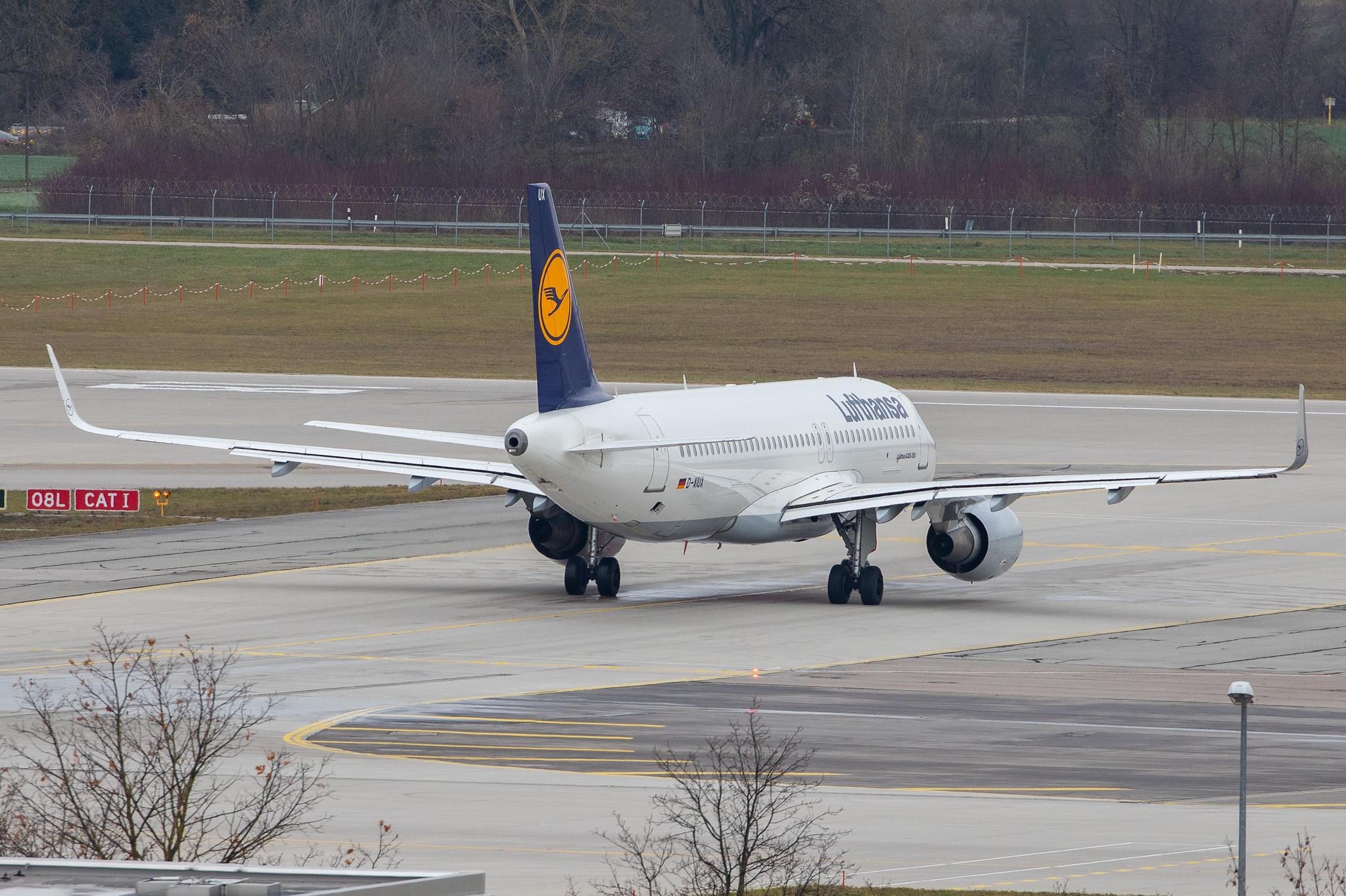 Munich Airport: Lufthansa (LH / DLH) |  Airbus A320-214 A320 | D-AIUX | MSN 7256
