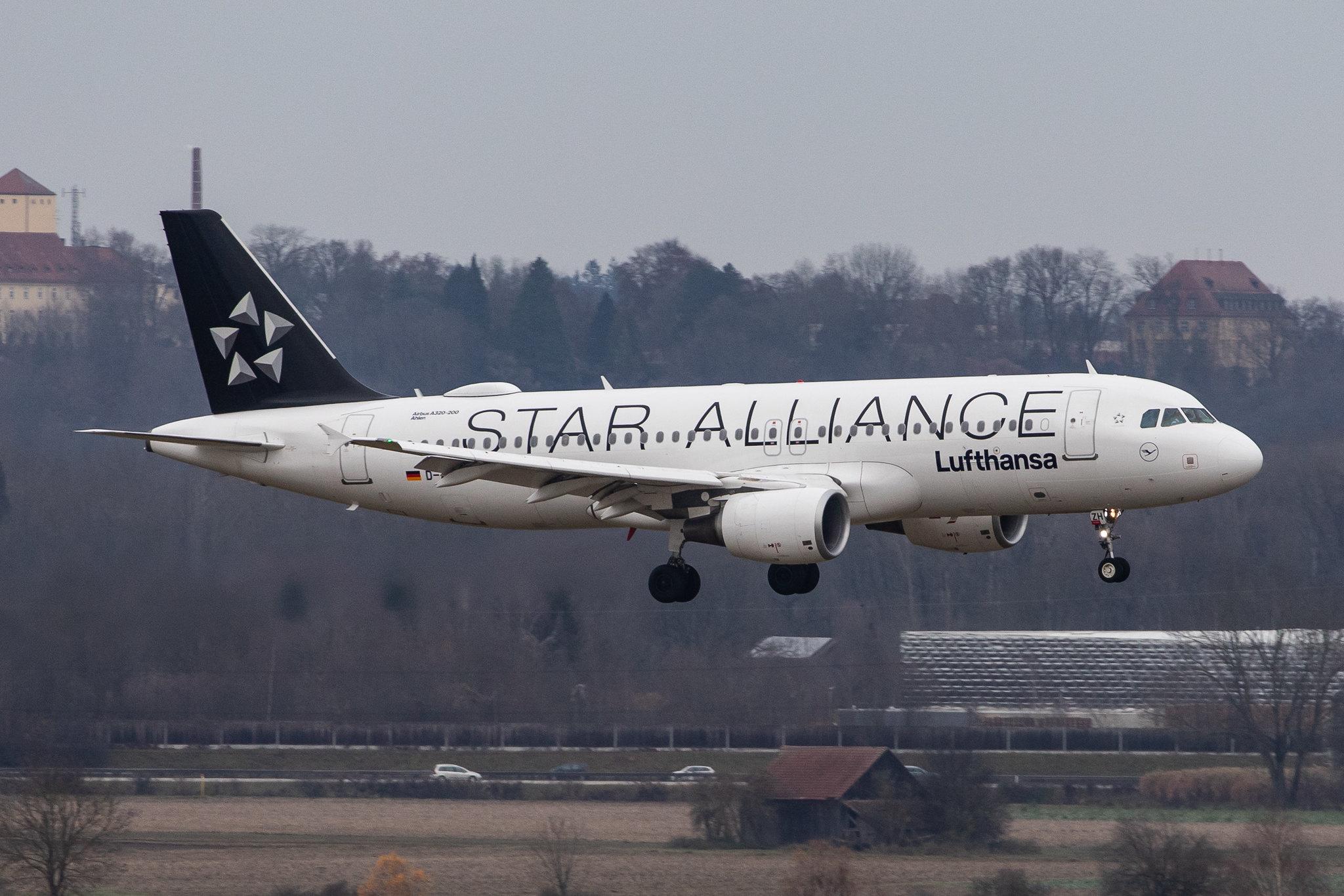 Munich Airport: Lufthansa (LH / DLH) |  Livery: Star Alliance Livery |  Airbus A320-214 A320 | D-AIZH | MSN 4363
