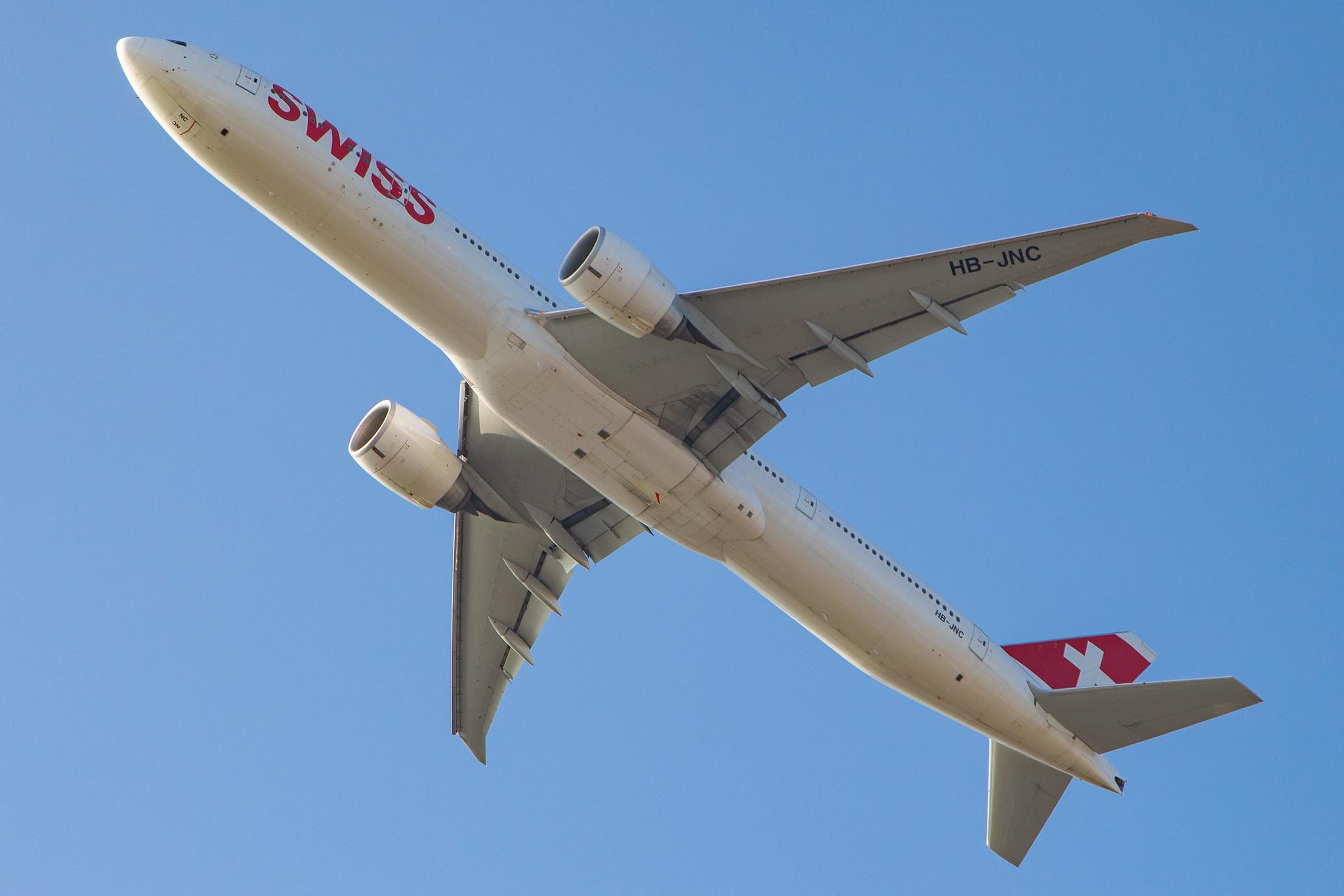 Flughafen Zürich: Swiss (LX / SWR) |  Boeing 777-3DE(ER) B77W | HB-JNC | MSN 44584