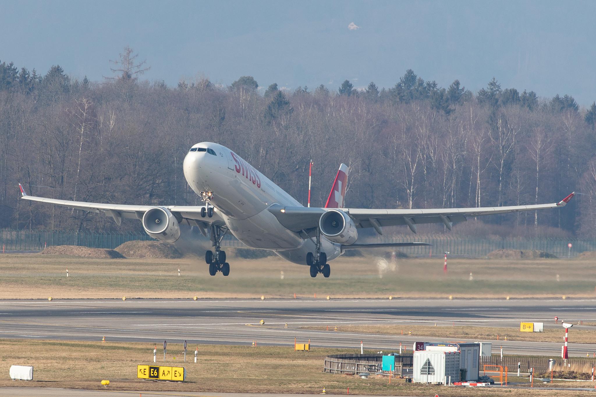 Flughafen Zürich: Swiss (LX / SWR) |  Airbus A330-343 A333 | HB-JHM | MSN 1355