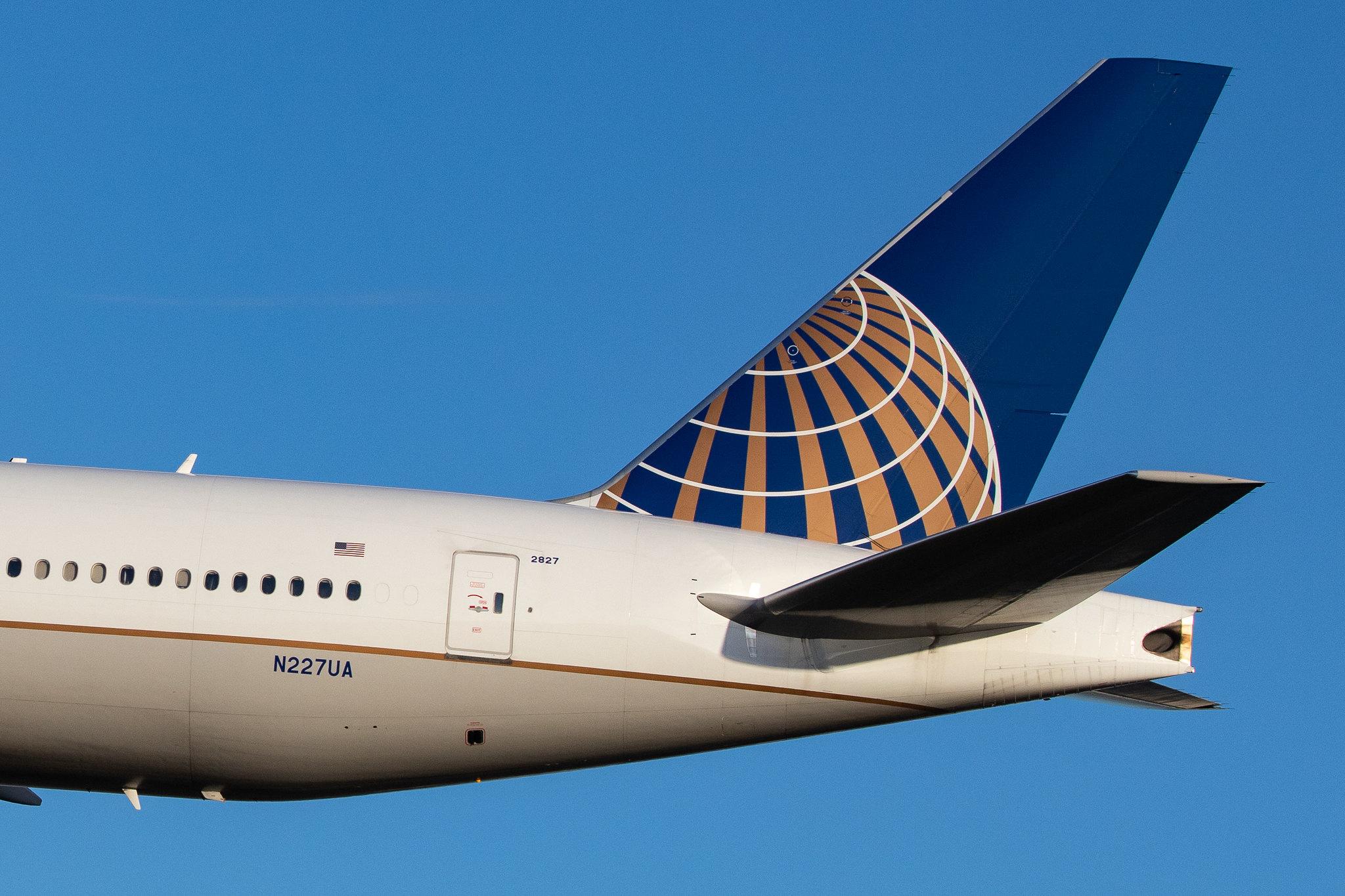 London Heathrow Airport: United Airlines (UA / UAL) |  Boeing 777-222(ER) B772 | N227UA | MSN 30555
