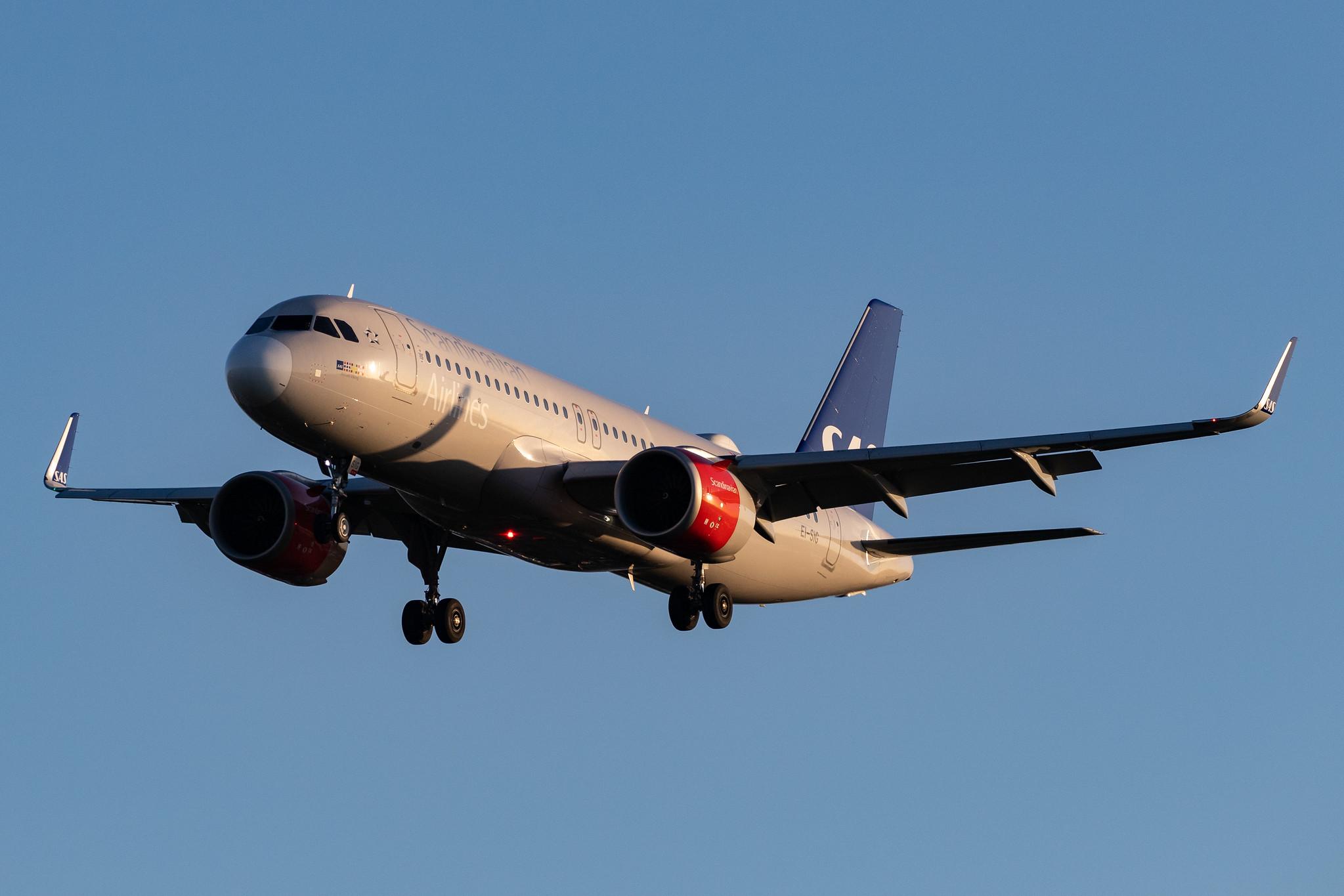 London Heathrow Airport: SAS (SK / SAS) | Operator: SAS Ireland |  Airbus A320-251N A20N | EI-SIG | MSN 8333