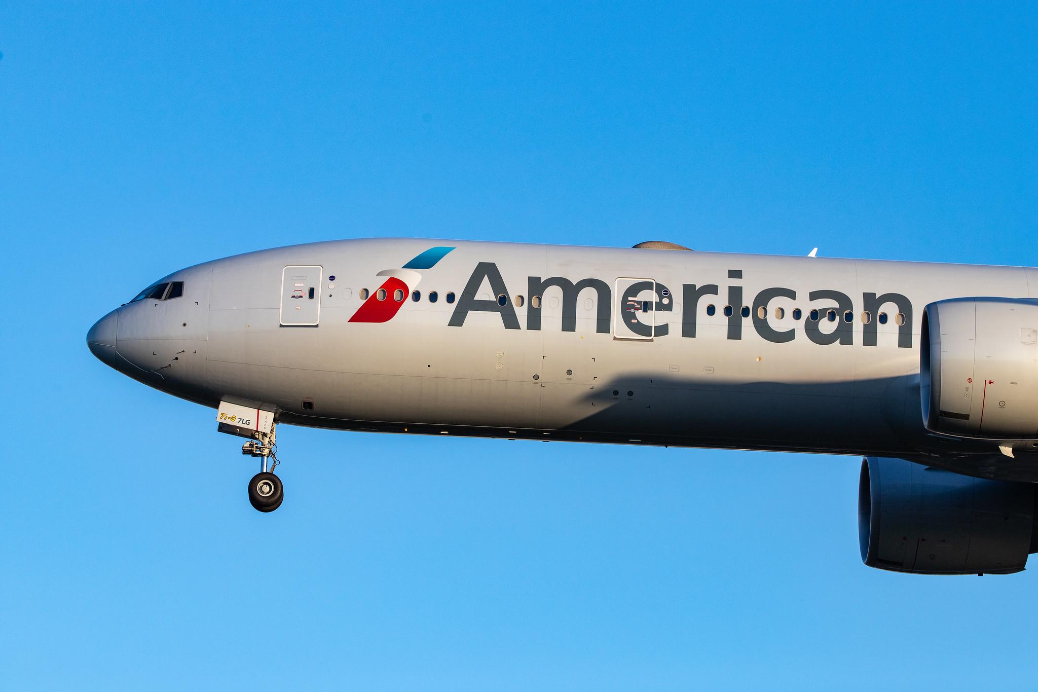 London Heathrow Airport: American Airlines (AA / AAL) |  Boeing 777-323(ER) B77W | N723AN | MSN 33125