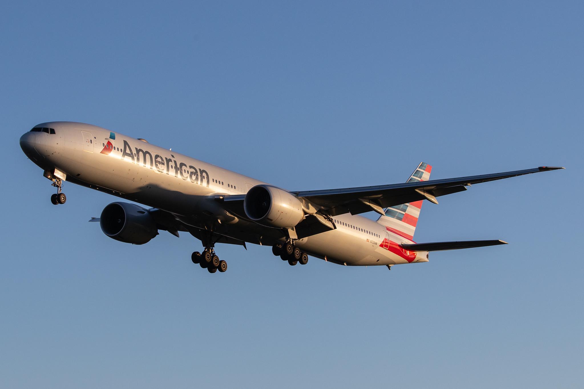 London Heathrow Airport: American Airlines (AA / AAL) |  Boeing 777-323(ER) B77W | N723AN | MSN 33125