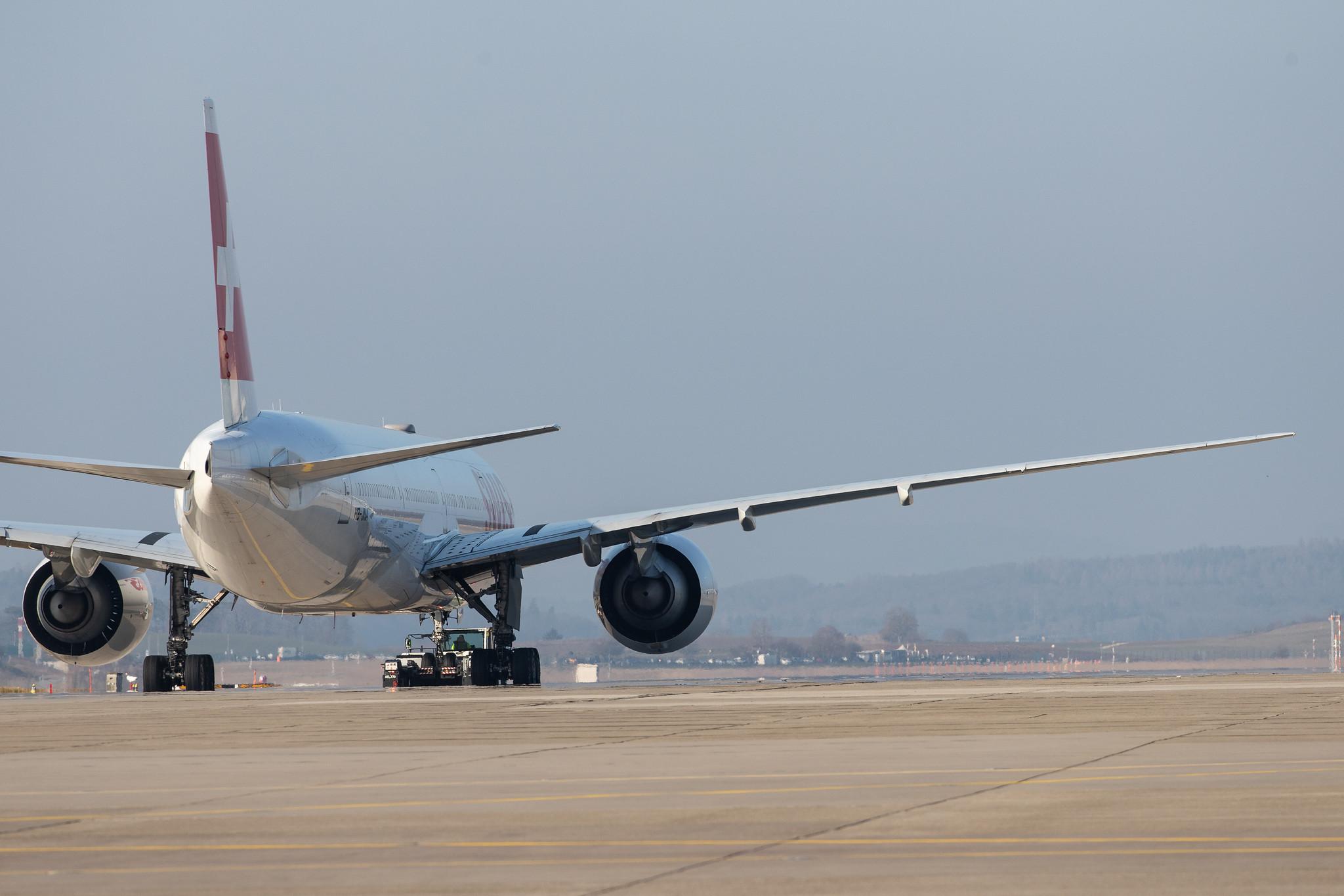 Flughafen Zürich: Swiss (LX / SWR) |  Boeing 777-3DE(ER) B77W | HB-JNA | MSN 44582