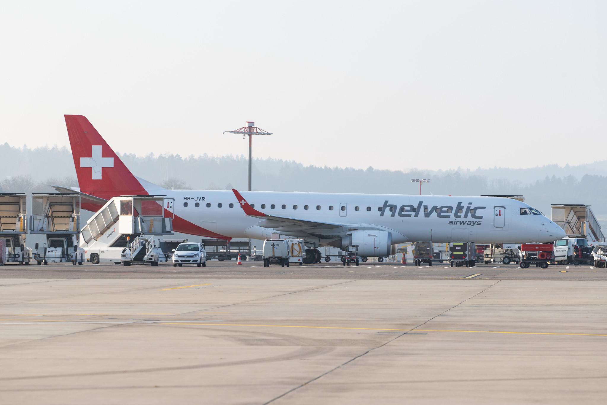 Flughafen Zürich: Helvetic Airways (2L / OAW) |  Embraer E190LR E190 | HB-JVR | MSN 19000435