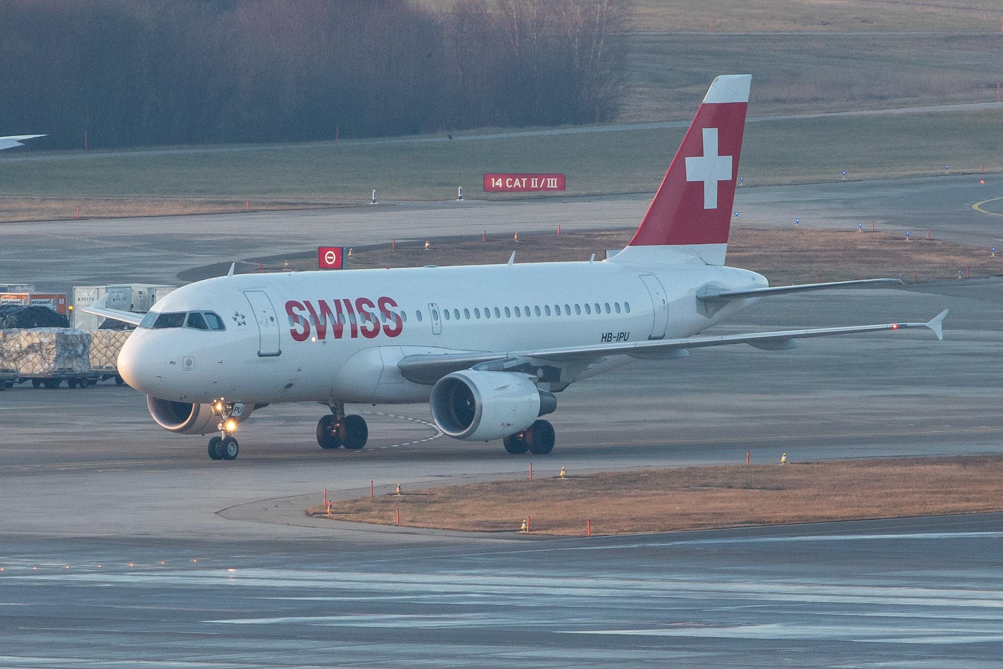 Flughafen Zürich: Swiss (LX / SWR) |  Airbus A319-112 A319 | HB-IPU | MSN 0713