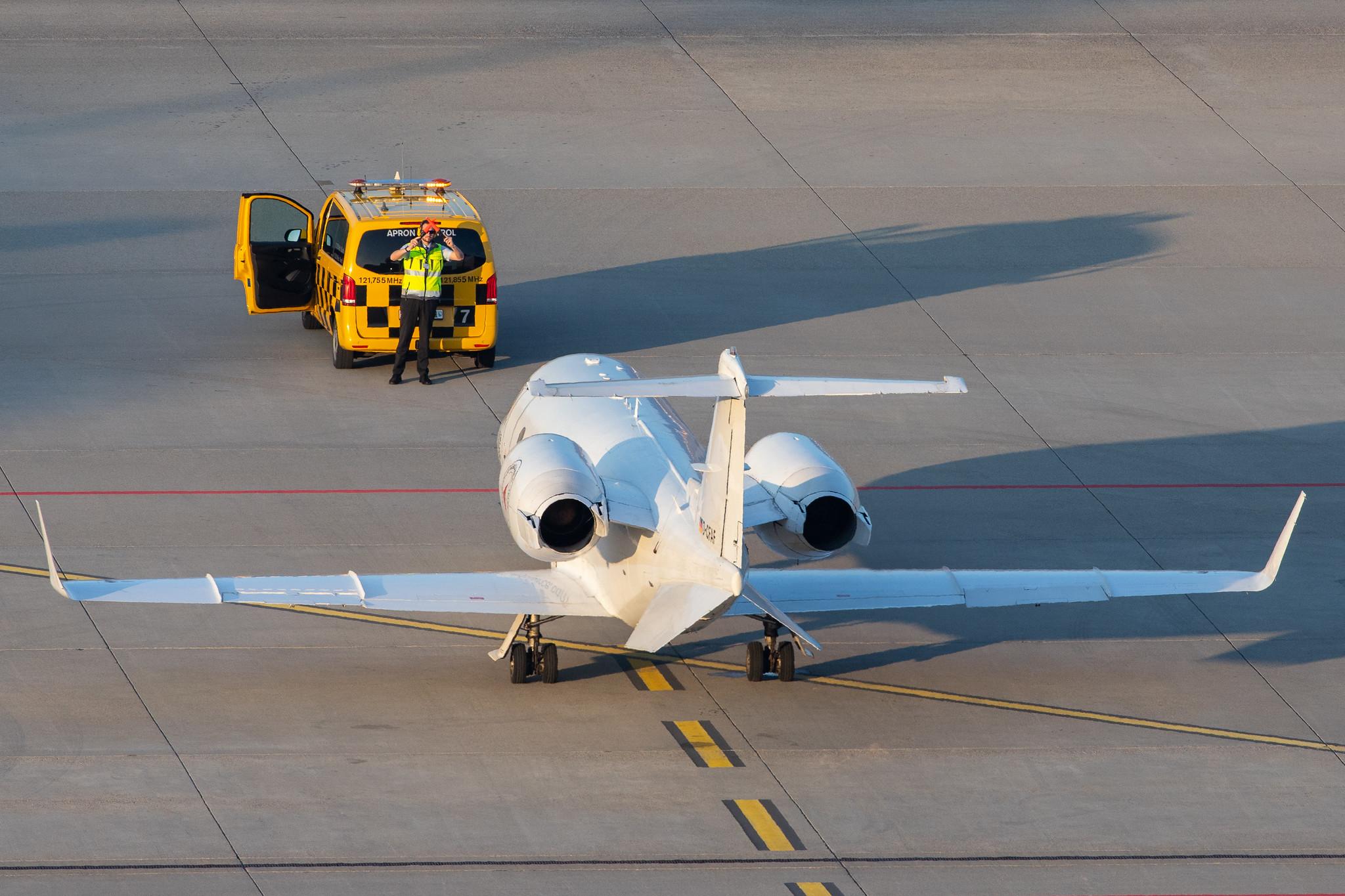 Flughafen Zürich: FAI rent-a-jet |  Learjet 60 LJ60 | D-CFAF | MSN 60-107