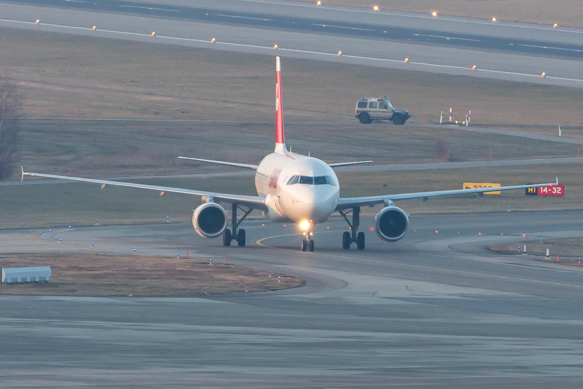 Flughafen Zürich: Swiss (LX / SWR) |  Airbus A319-112 A319 | HB-IPU | MSN 0713