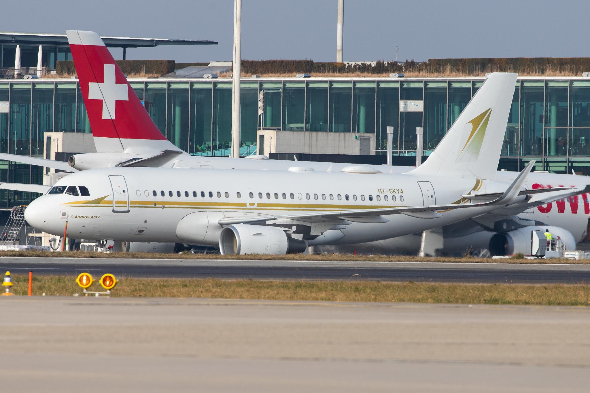 Flughafen Zürich: Sky Prime |  Airbus A319-115(CJ) A319 | HZ-SKY4 | MSN 6727