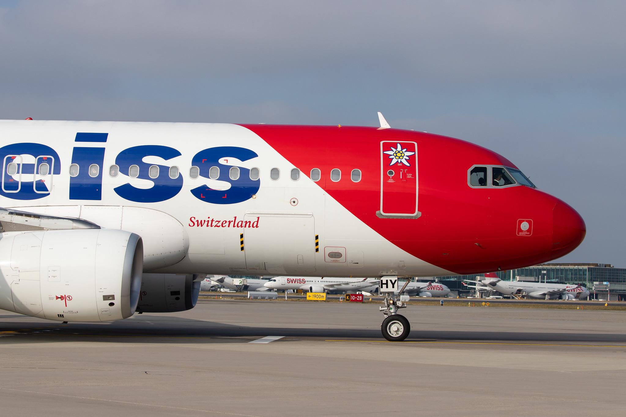 Flughafen Zürich: Edelweiss Air (WK / EDW) |  Airbus A320-214 A320 | HB-IHY | MSN 0947