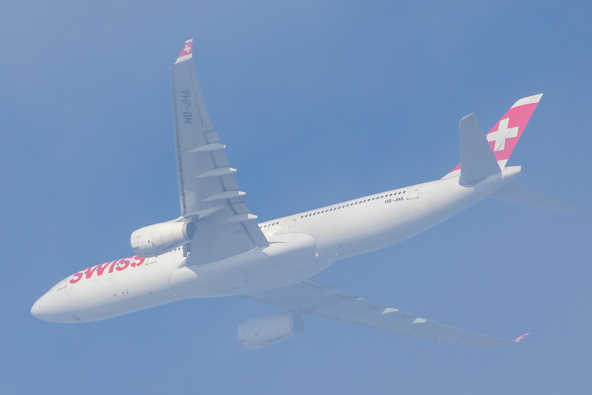 Flughafen Zürich: Swiss (LX / SWR) |  Airbus A330-343 A333 | HB-JHA | MSN 1000