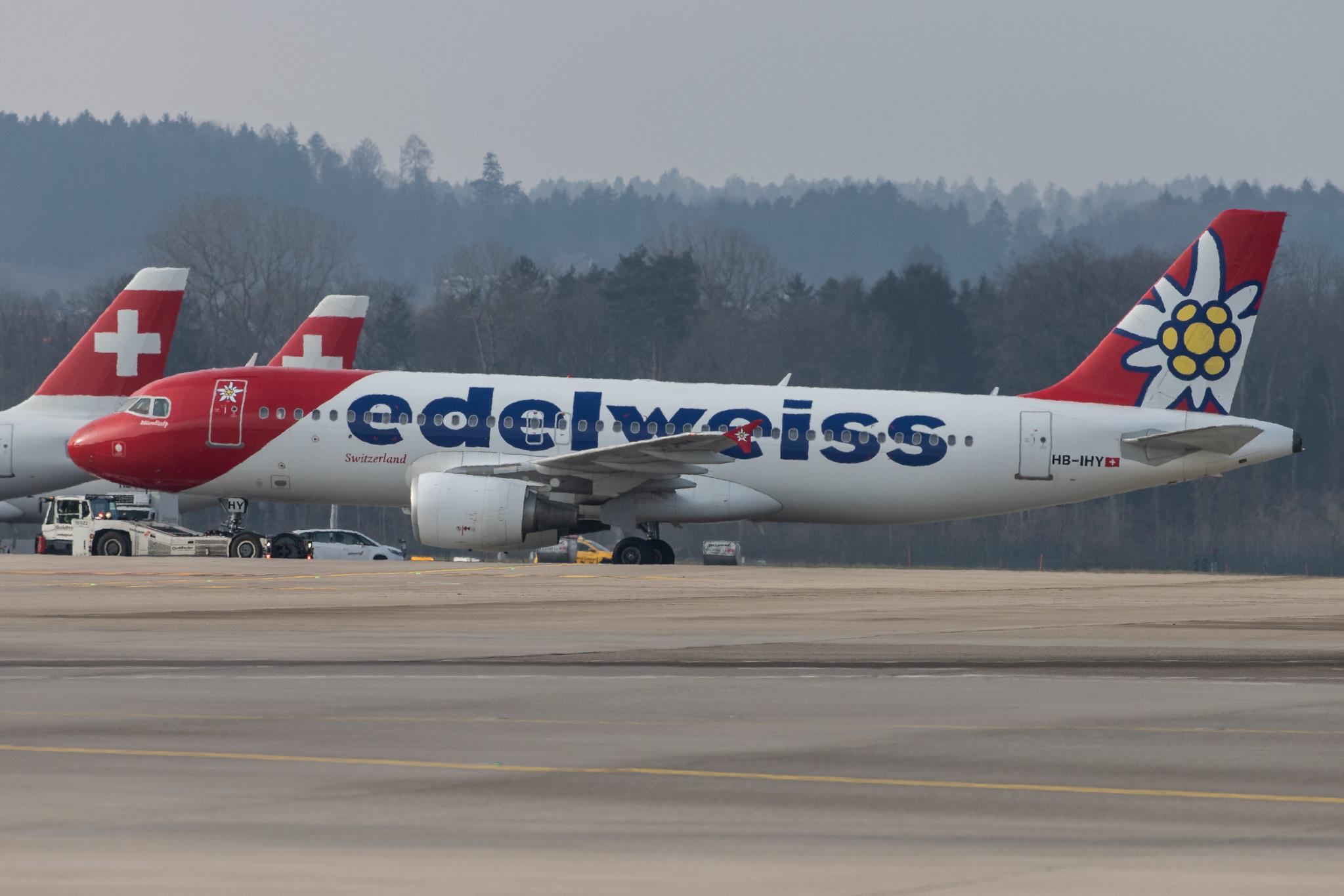 Flughafen Zürich: Edelweiss Air (WK / EDW) |  Airbus A320-214 A320 | HB-IHY | MSN 0947