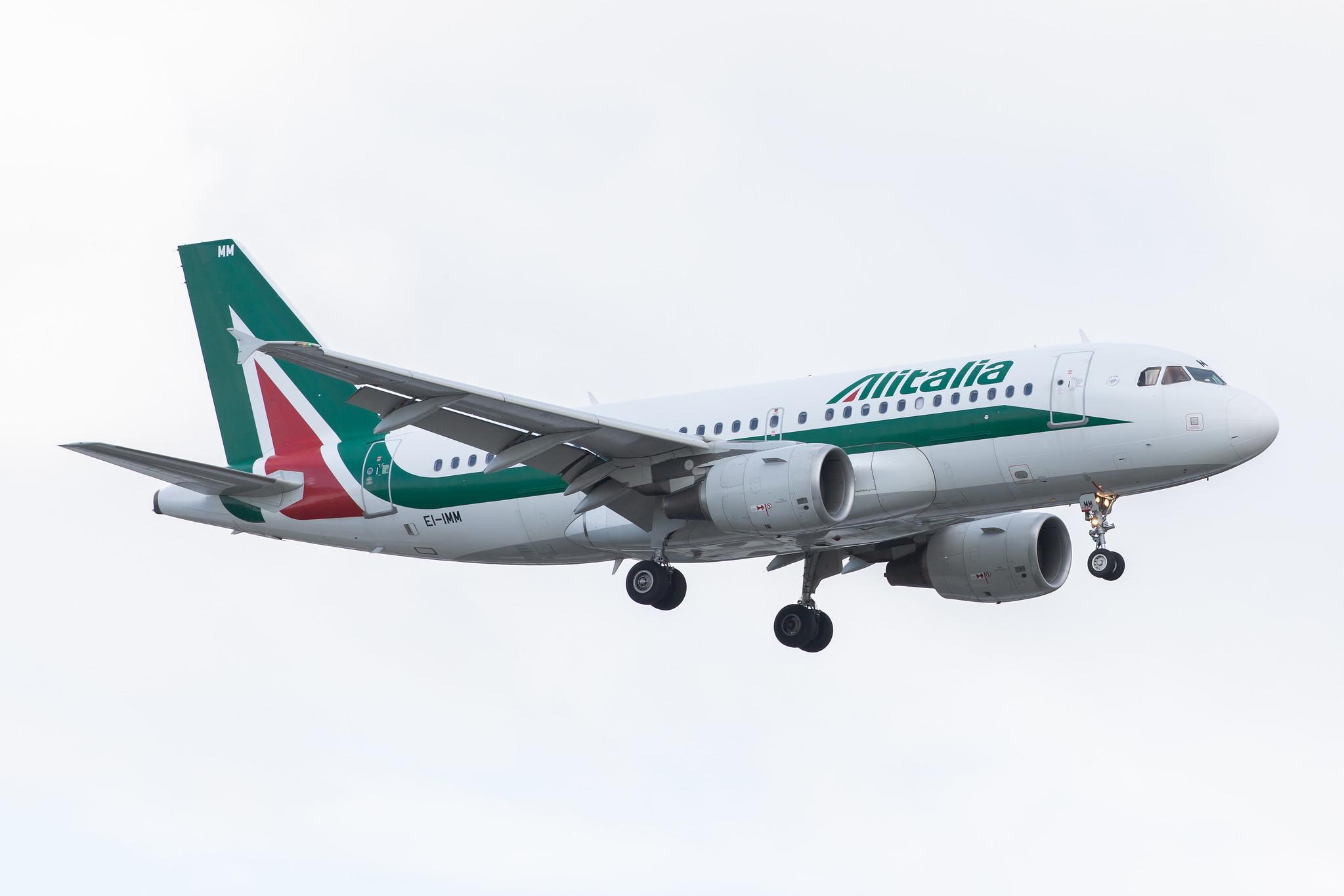 London Heathrow Airport: Alitalia (AZ / AZA) |  Airbus A319-111 A319 | EI-IMM | MSN 4759