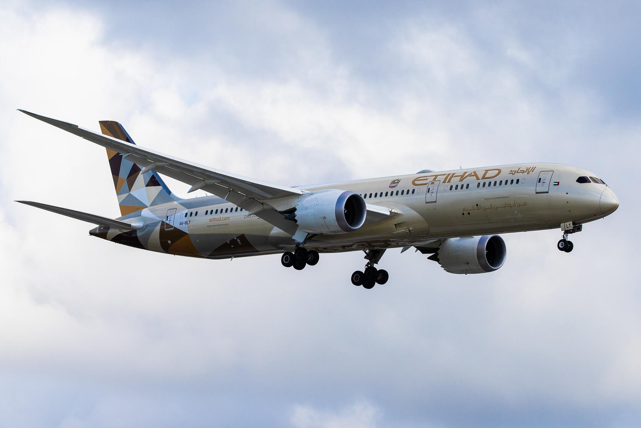 London Heathrow Airport: Etihad Airways (EY / ETD) |  Livery: ADNOC - Choose Italy Livery |  Boeing 787-9 Dreamliner B789 | A6-BLT | MSN 39667