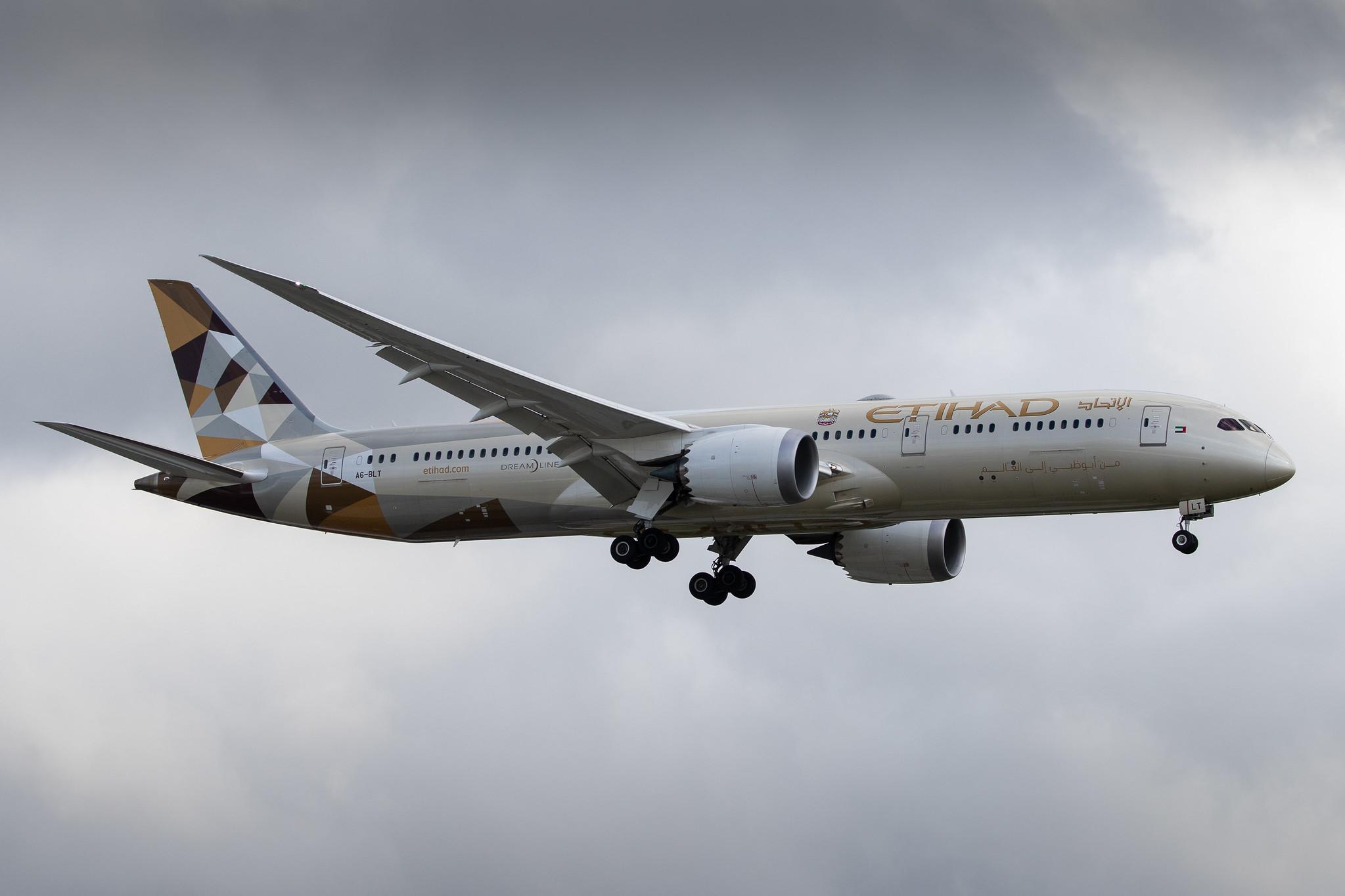 London Heathrow Airport: Etihad Airways (EY / ETD) |  Livery: ADNOC - Choose Italy Livery |  Boeing 787-9 Dreamliner B789 | A6-BLT | MSN 39667