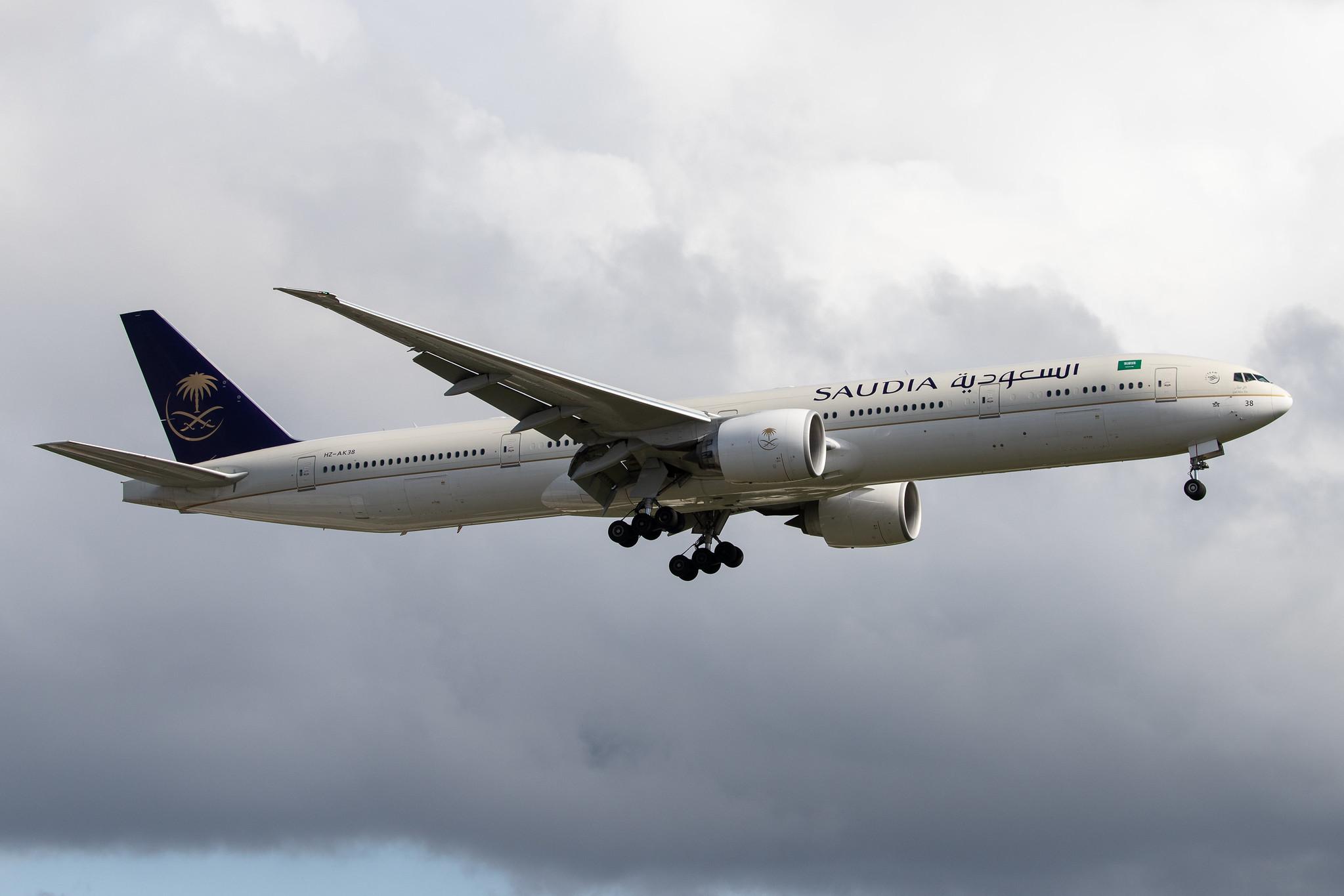 London Heathrow Airport: Saudia (SV / SVA) |  Boeing 777-3FG(ER) B77W | HZ-AK38 | MSN 61597