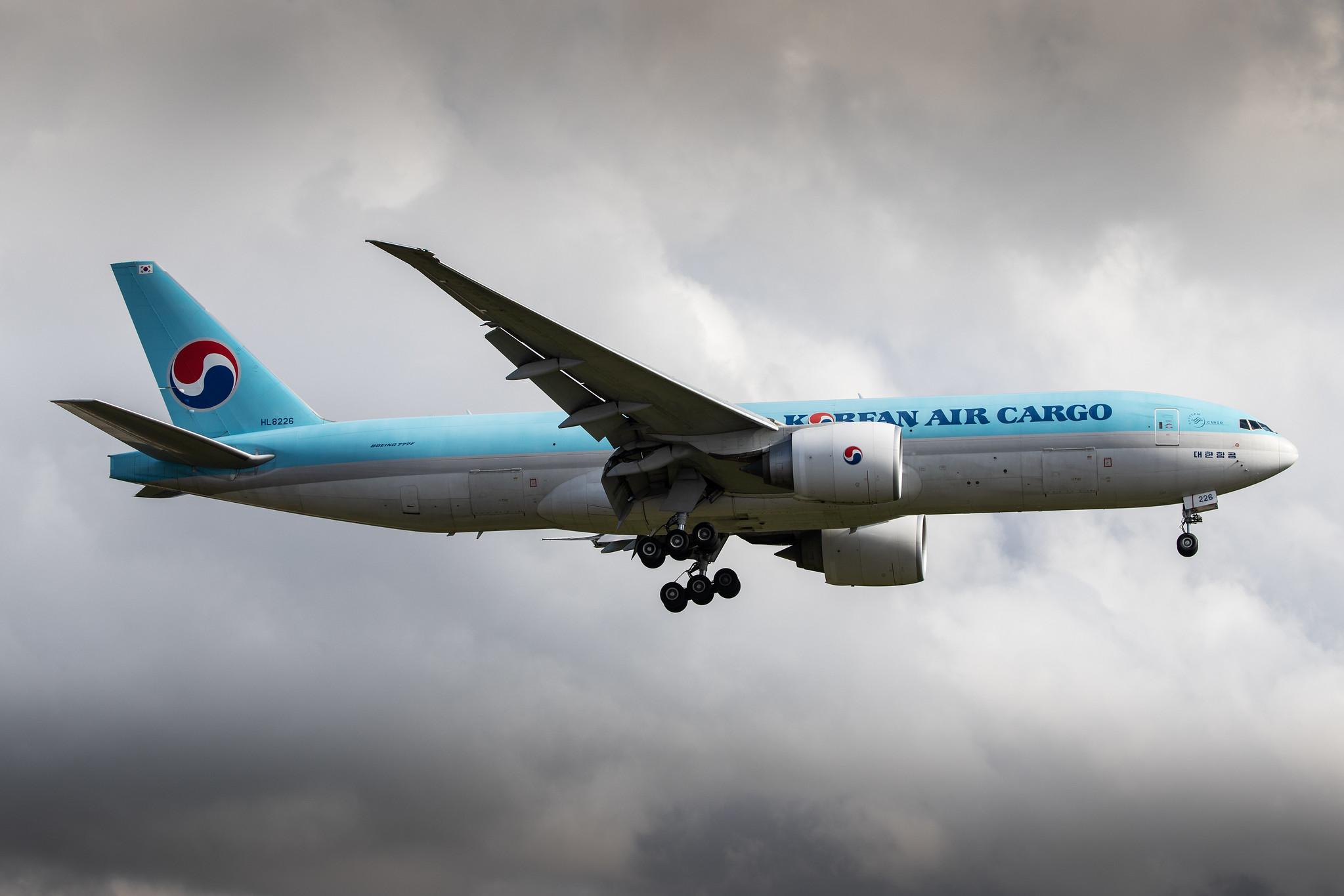 London Heathrow Airport: Korean Air Cargo (KE / KAL) | Operator: Korean Air |  Boeing 777-FB5 B77L | HL8226 | MSN 37640